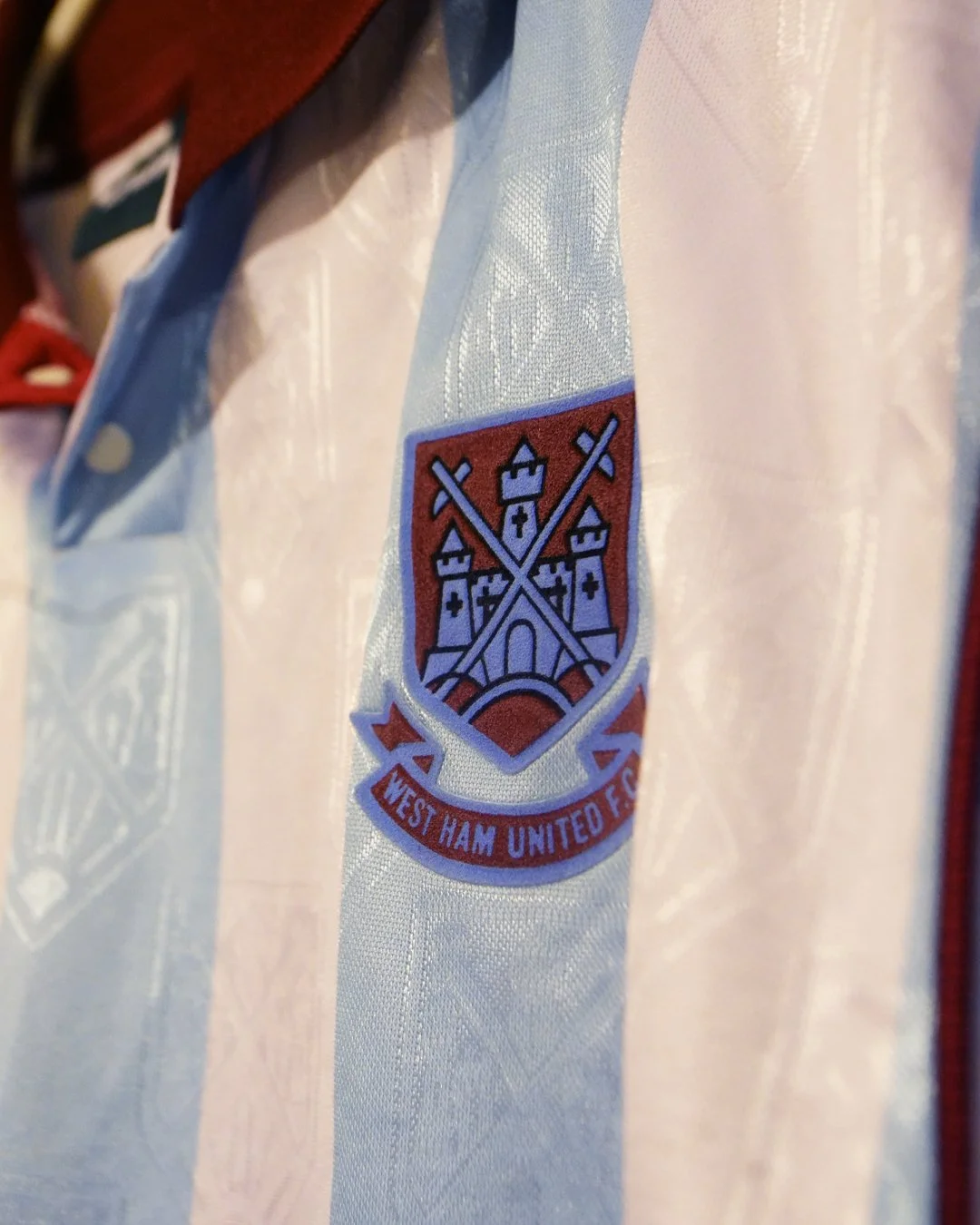 1992_WestHam_Away_Crest.jpg