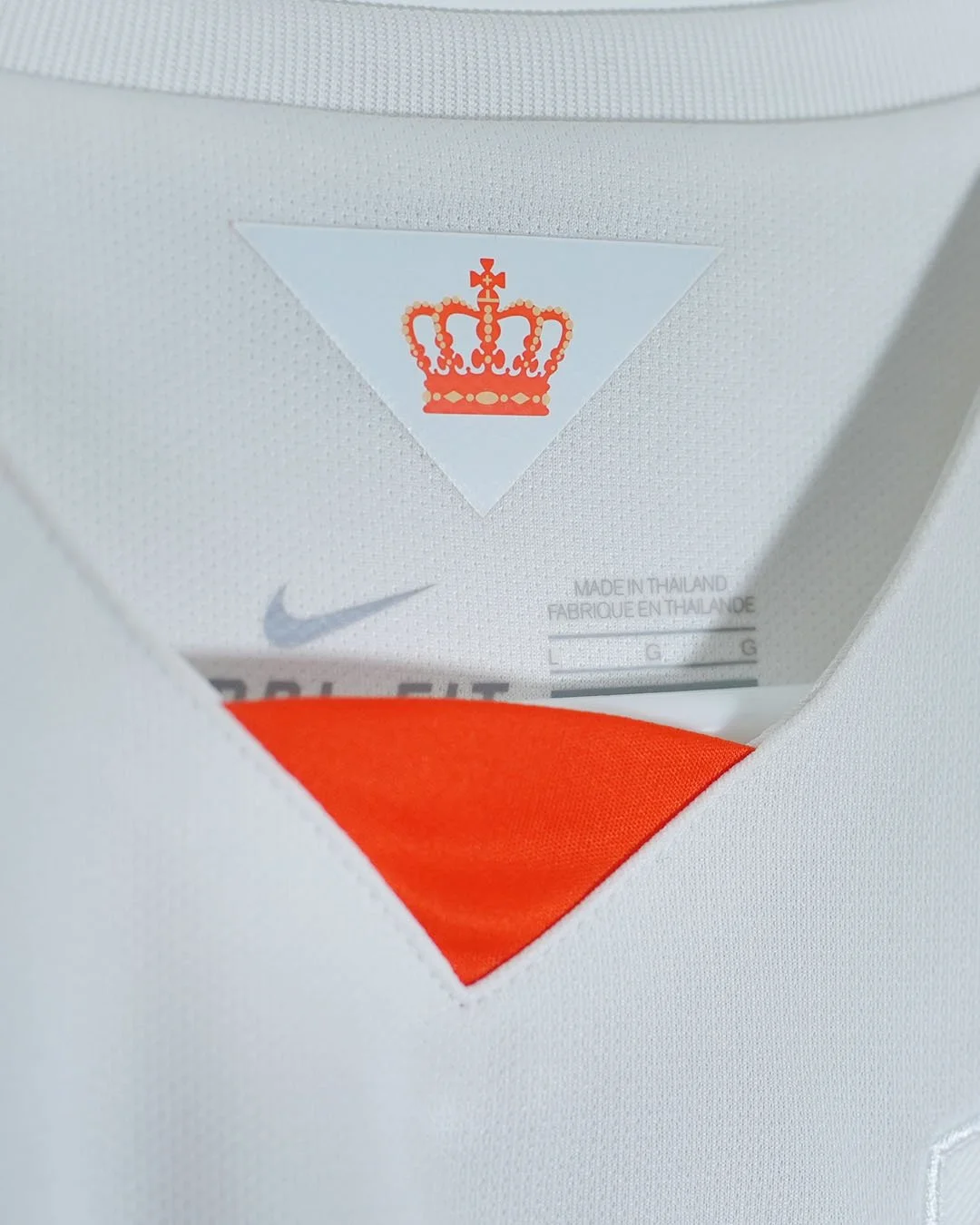 2015_Netherlands_Away_Size_AdultLarge.jpg