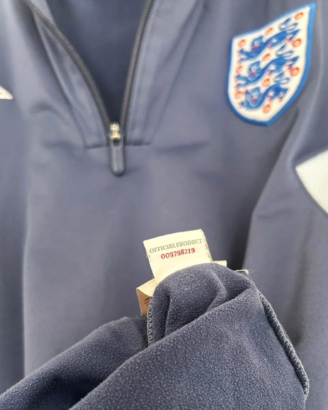 2009:10_England_TrainingTop_ProductNo_009798219.jpg