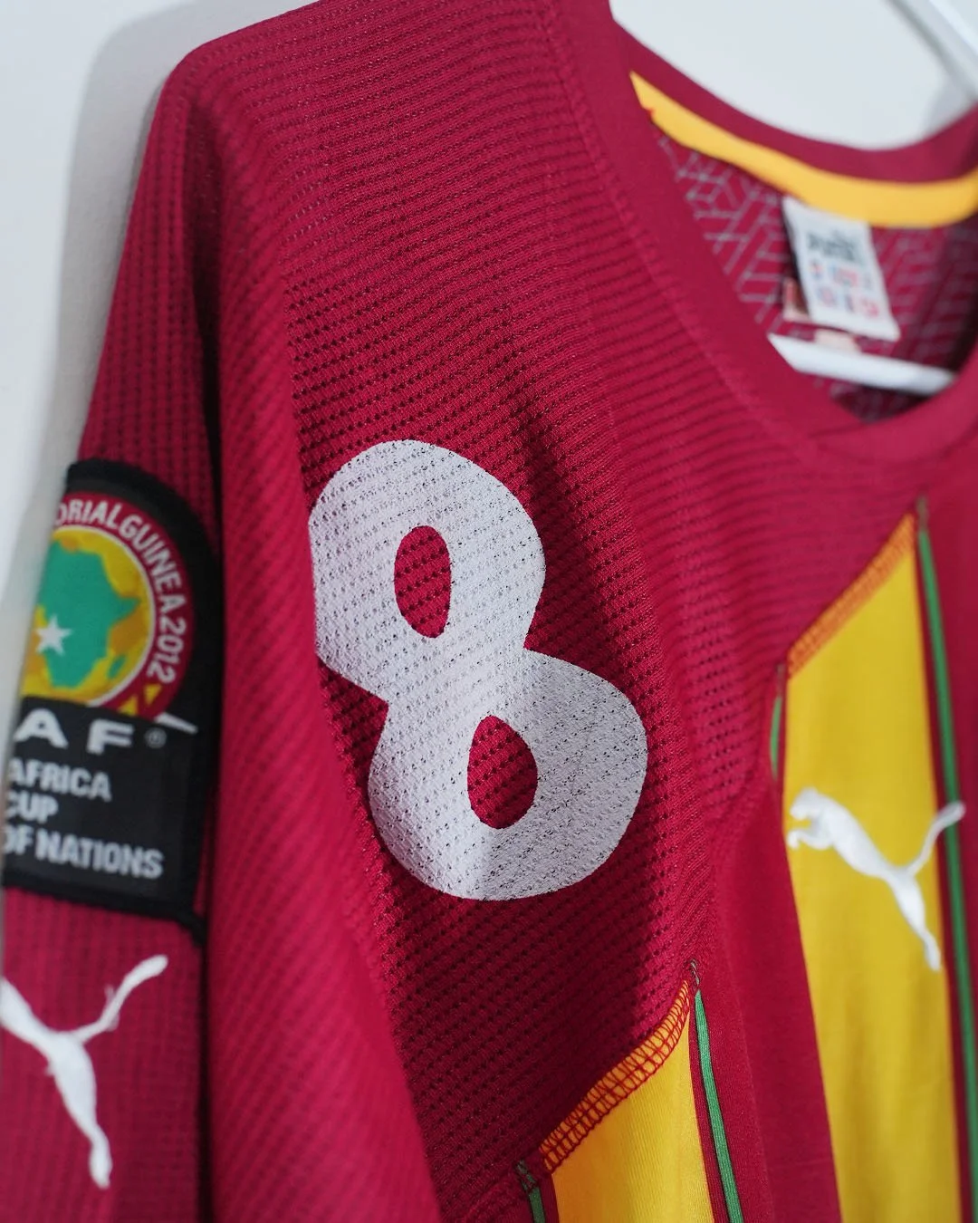 2010_Ghana_Essien_Away_FrontNumber_8.jpg
