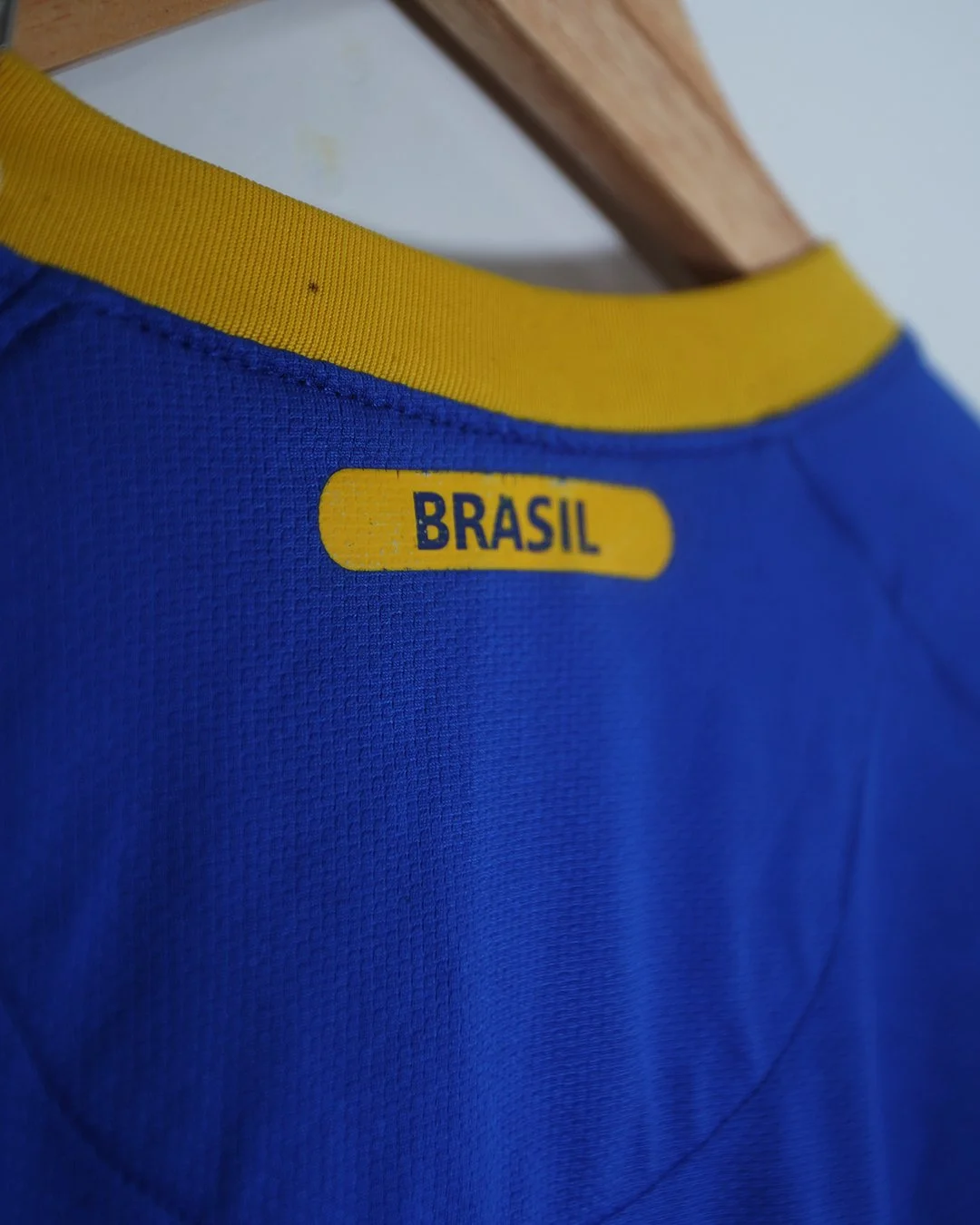2010_Brazil_Away_BackNeck.jpg
