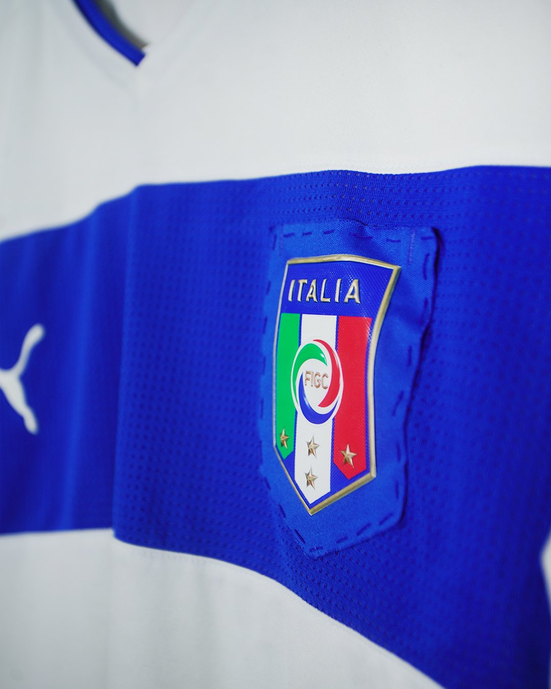 2012_Italy_Away_Crest.jpg