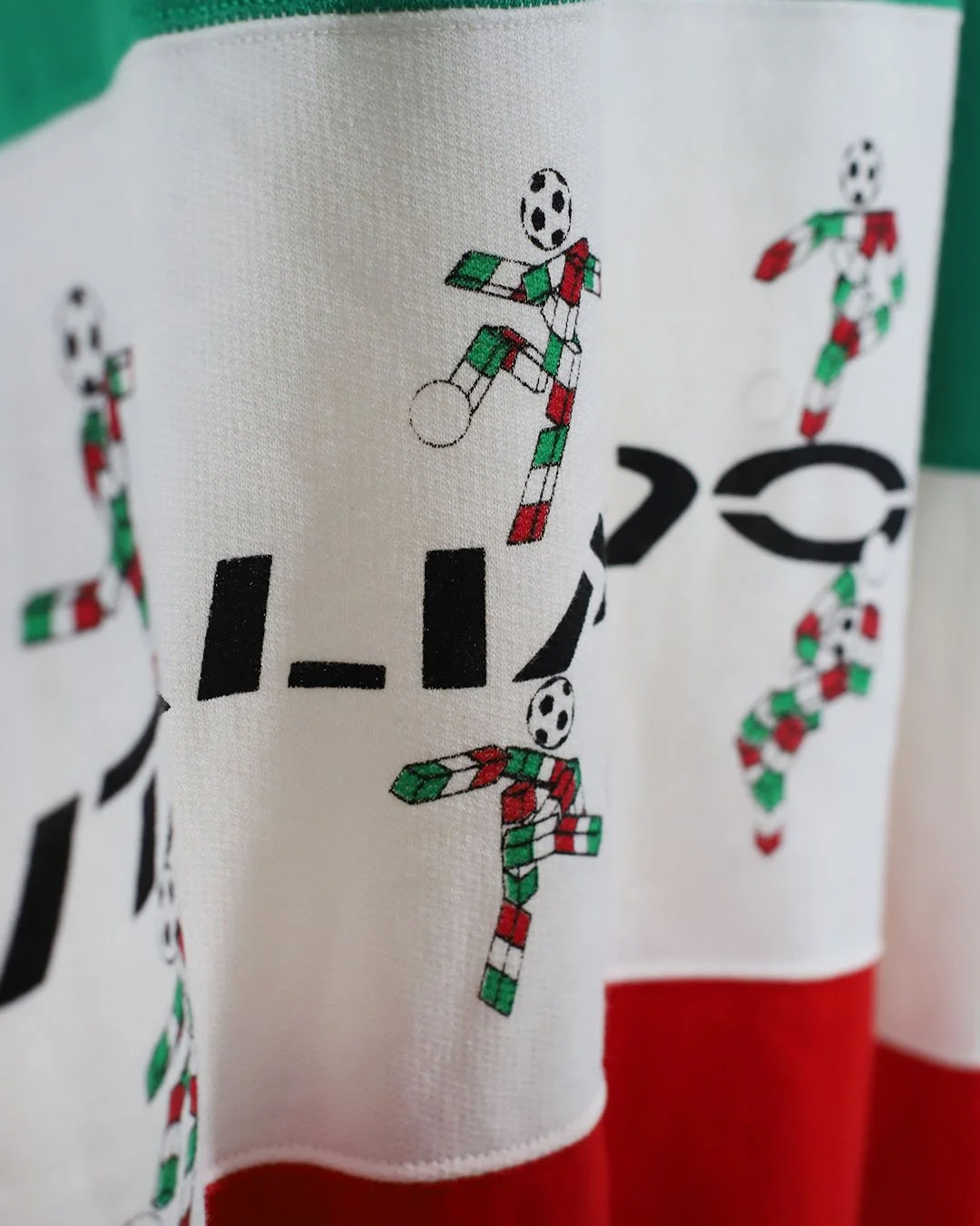 Italia90_Sweater_Mascot.jpg