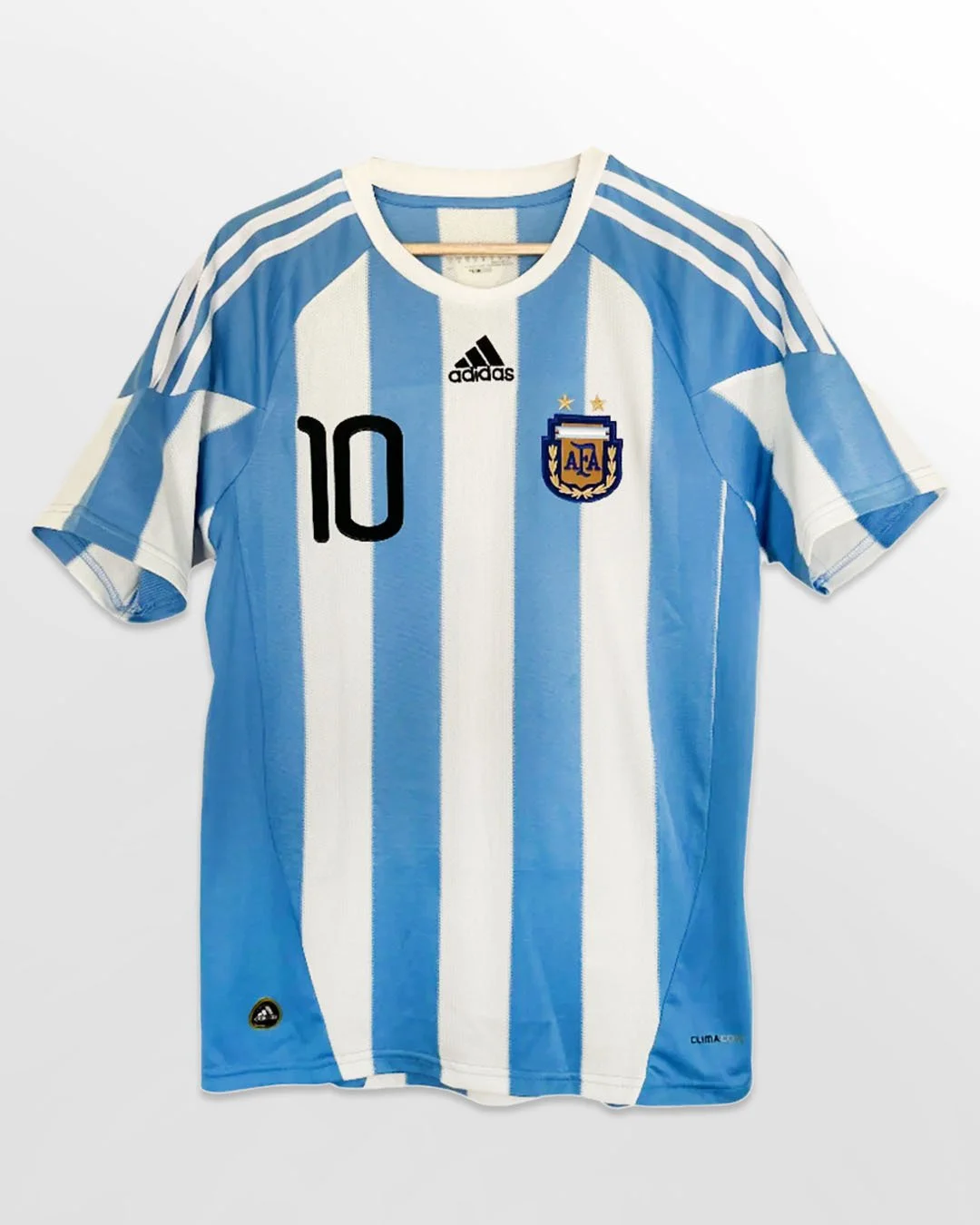 10:11Argentina_Messi Home_Front.jpg