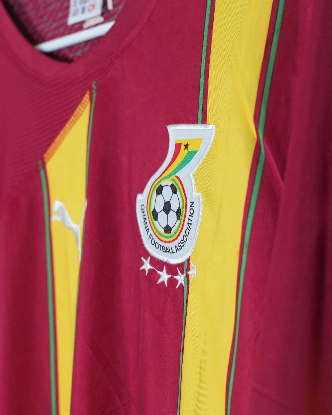 2010_Ghana_Essien_Away_Crest.jpg