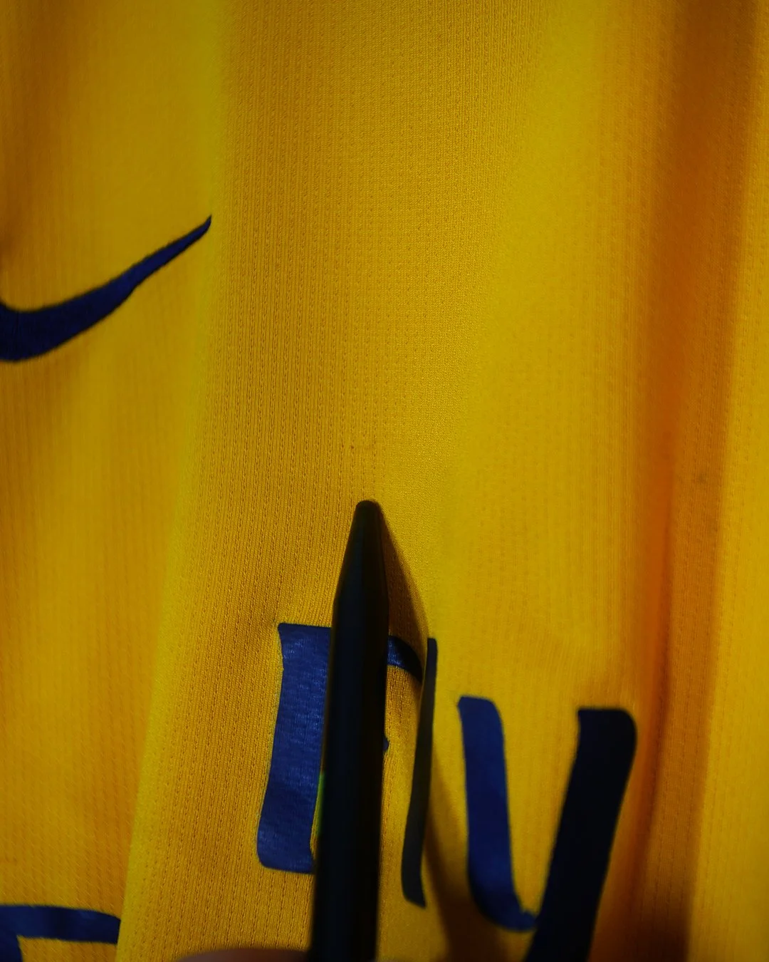 2008:09_Arsenal_Away_Flaw3.jpg