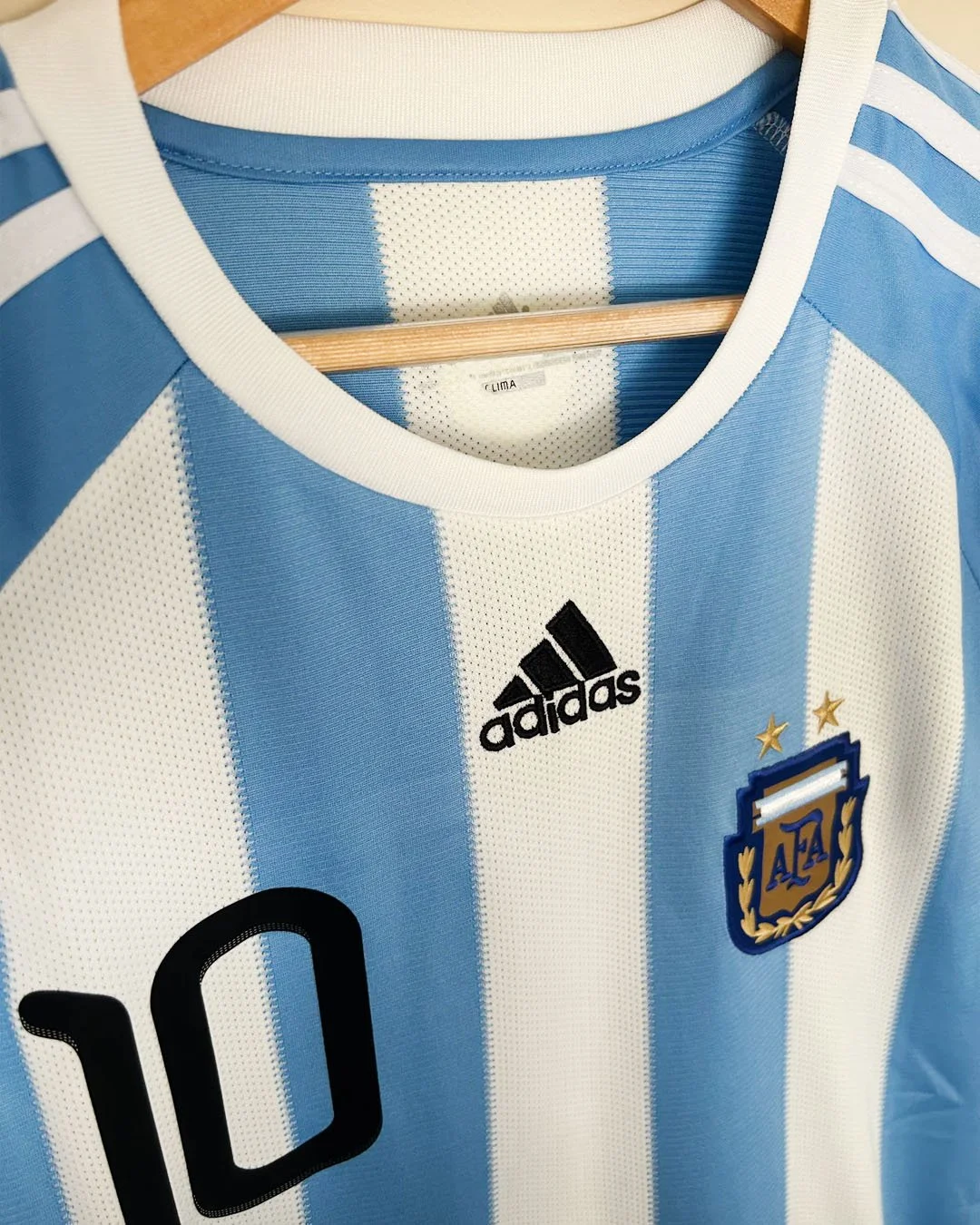 10:11Argentina_Messi Home_Adidas.jpg