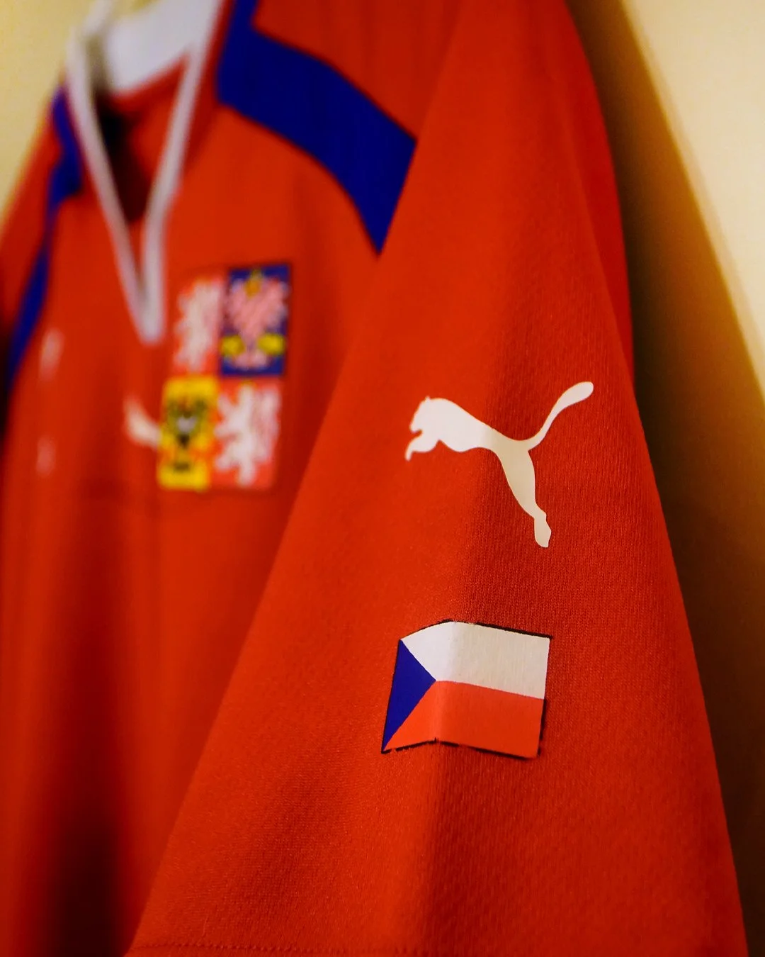 2000:01_CzechRepiblic_Sleeve_Puma.jpg