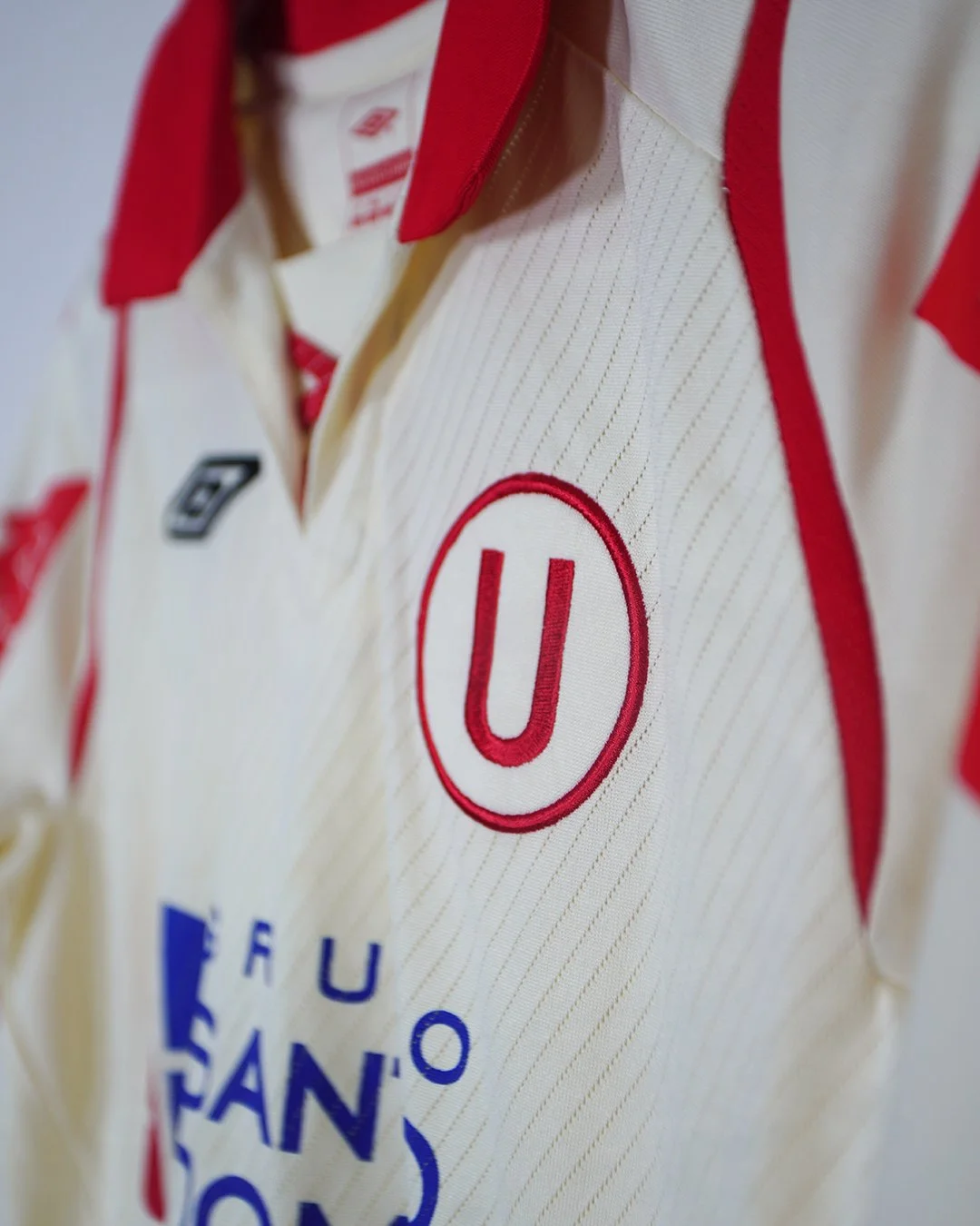 2009_Universitario_Home_Crest.jpg