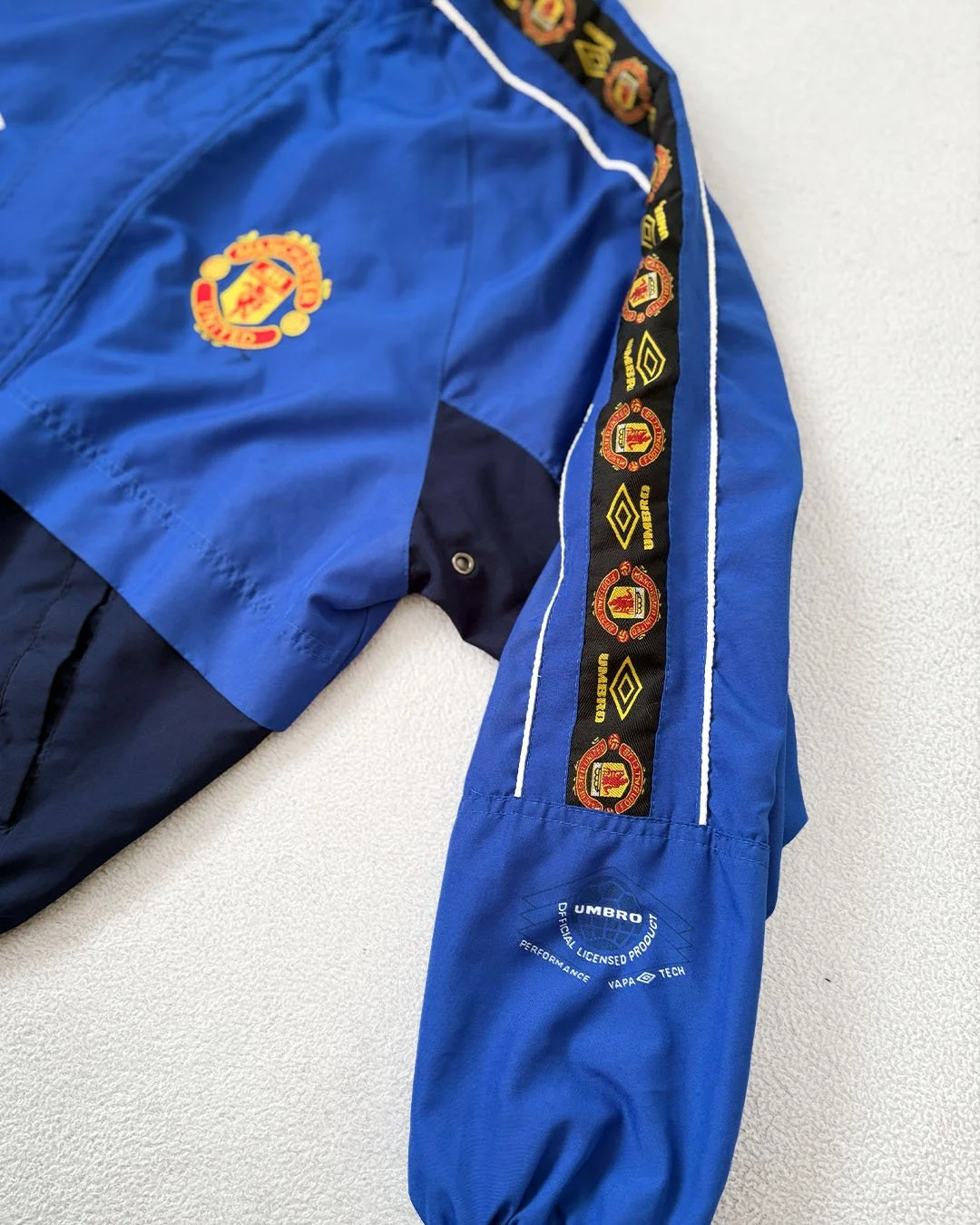 ManUnited_Jacket_Sleeve.jpg