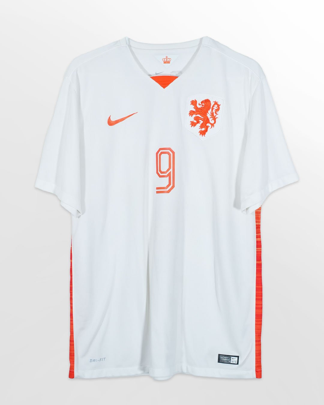2015_Netherlands_Away_VanPersie_Front.jpg