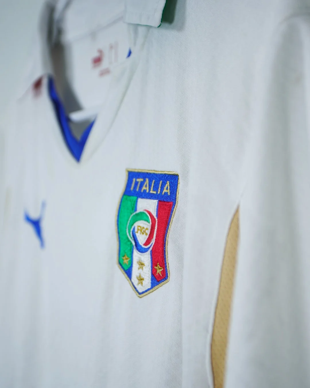 2010:11_Italy_Home_Crest.jpg