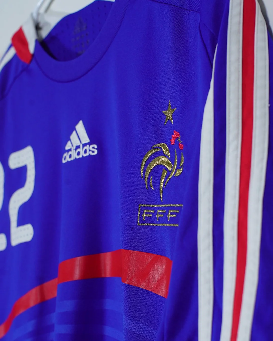 2006_France_Home_Ribery_Crest.jpg