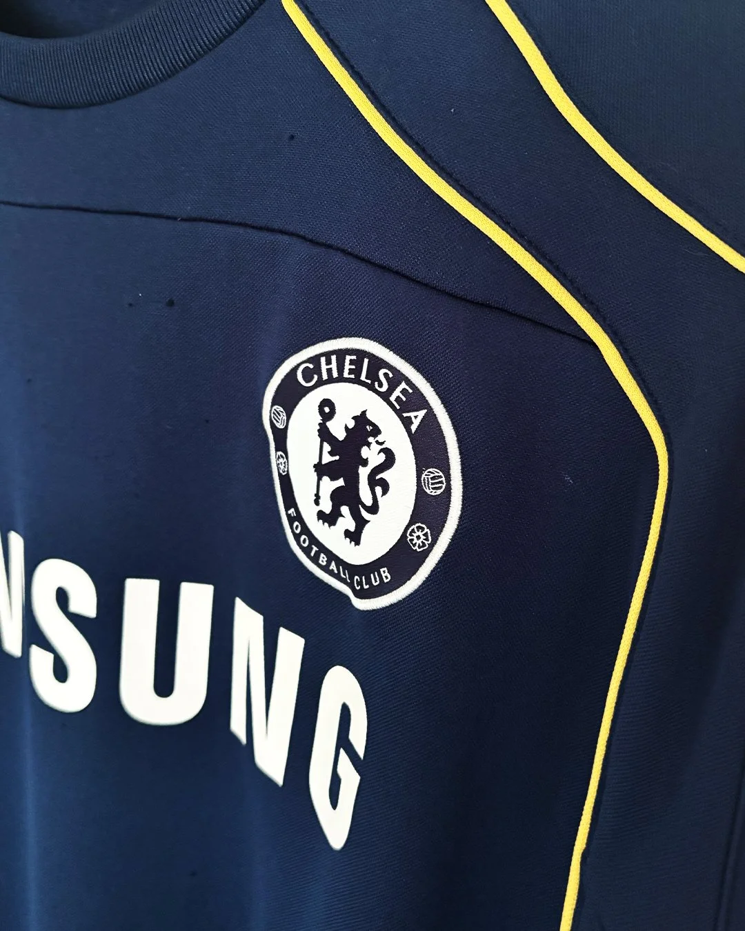 Chelsea_TrainingTop_Crest.jpg