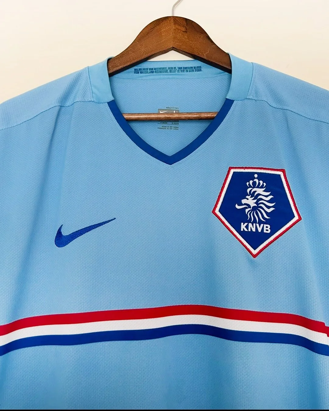 2008_Netherlands_Away_Stripes.jpg