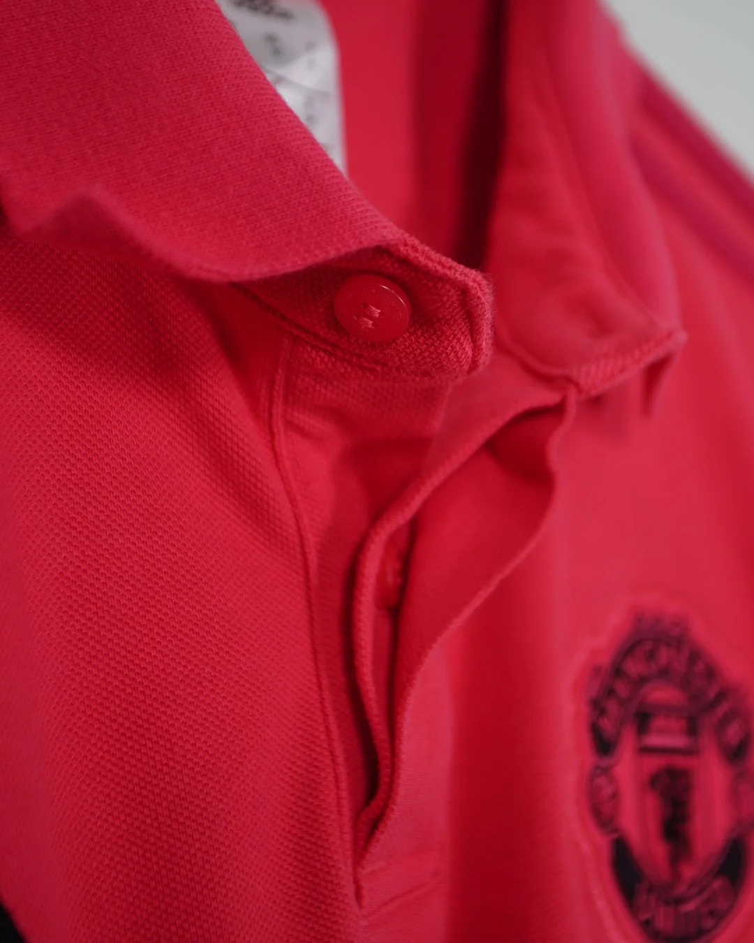 ManUnited_Polo_Buttons.jpg