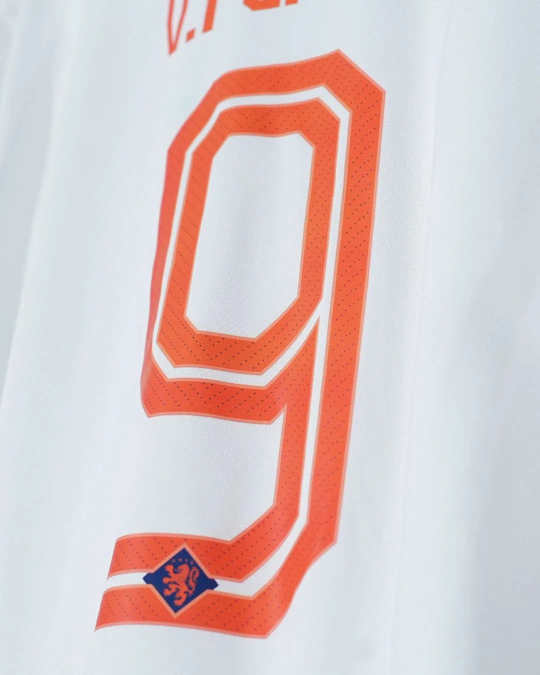 2015_Netherlands_Away_Vanpersie_Number9.jpg
