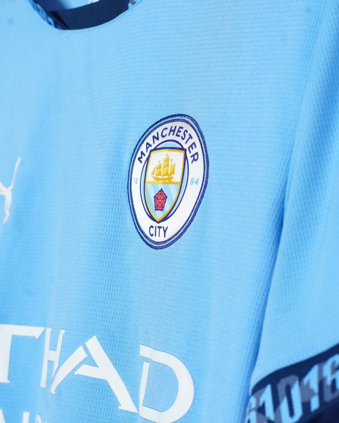 ManCity_Halaand_Puma_Crest.jpg