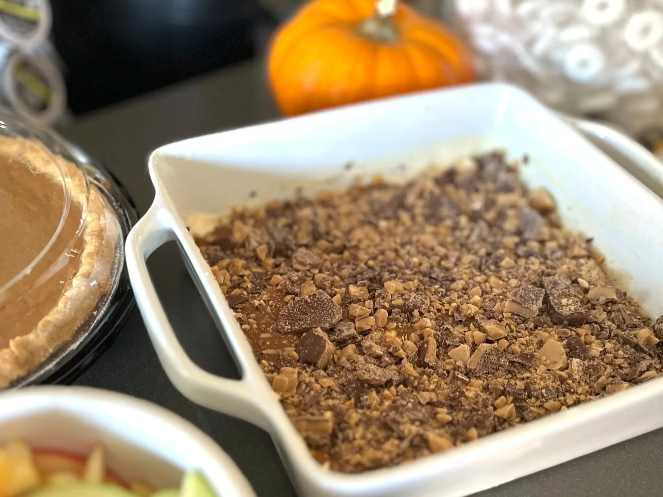A Sweet Bite of Autumn: Caramel Apple Toffee Dip