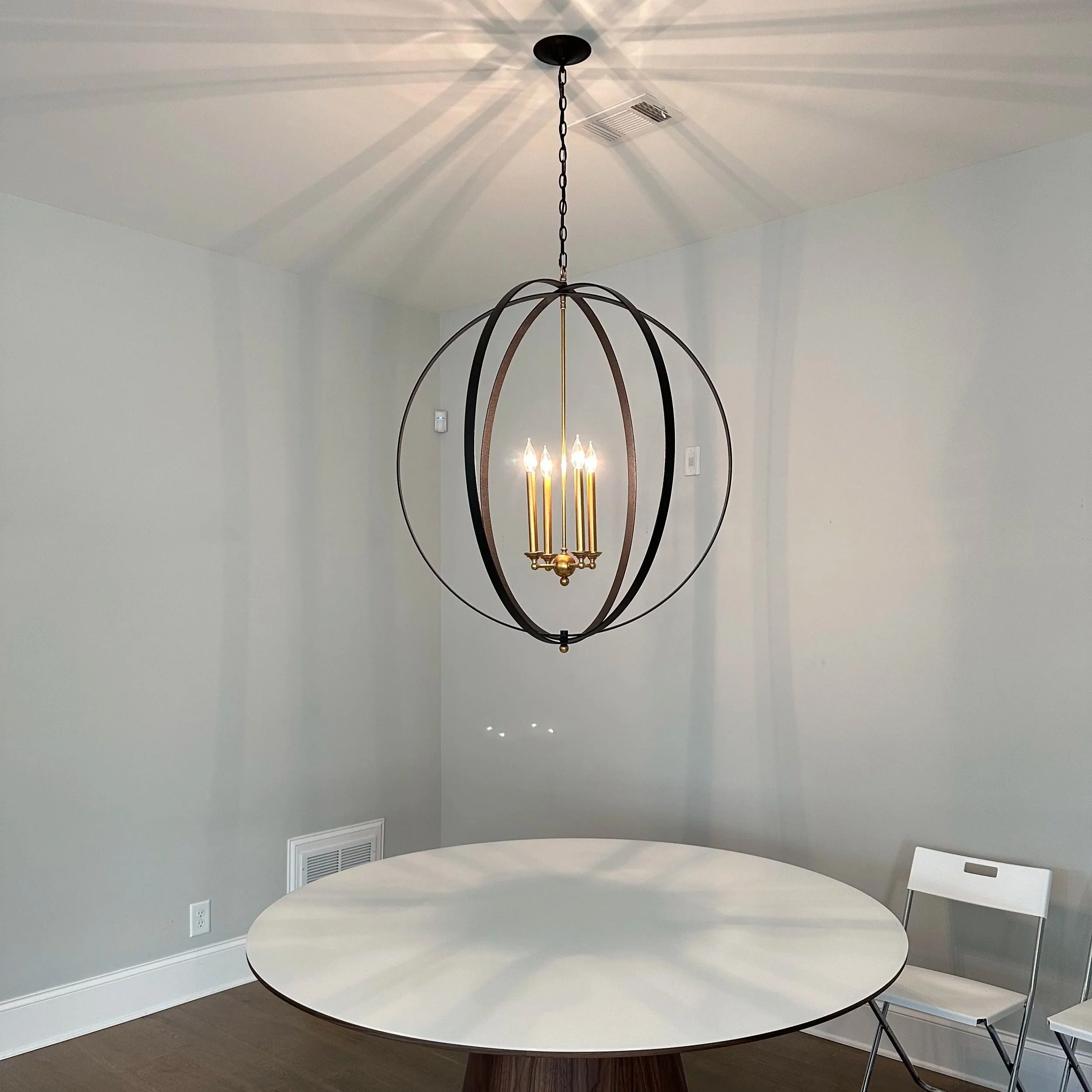 Ceiling/Light Fixtures