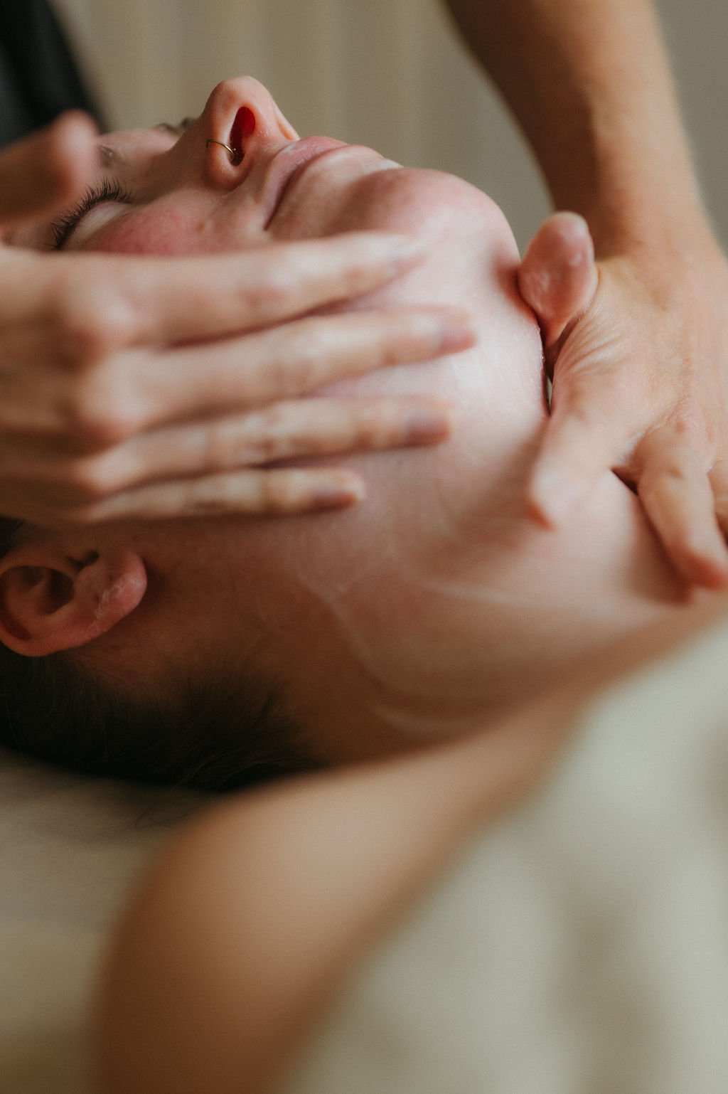 The Art of Drainage: Why Spring Swelling Is Actually Your Body Asking for Help