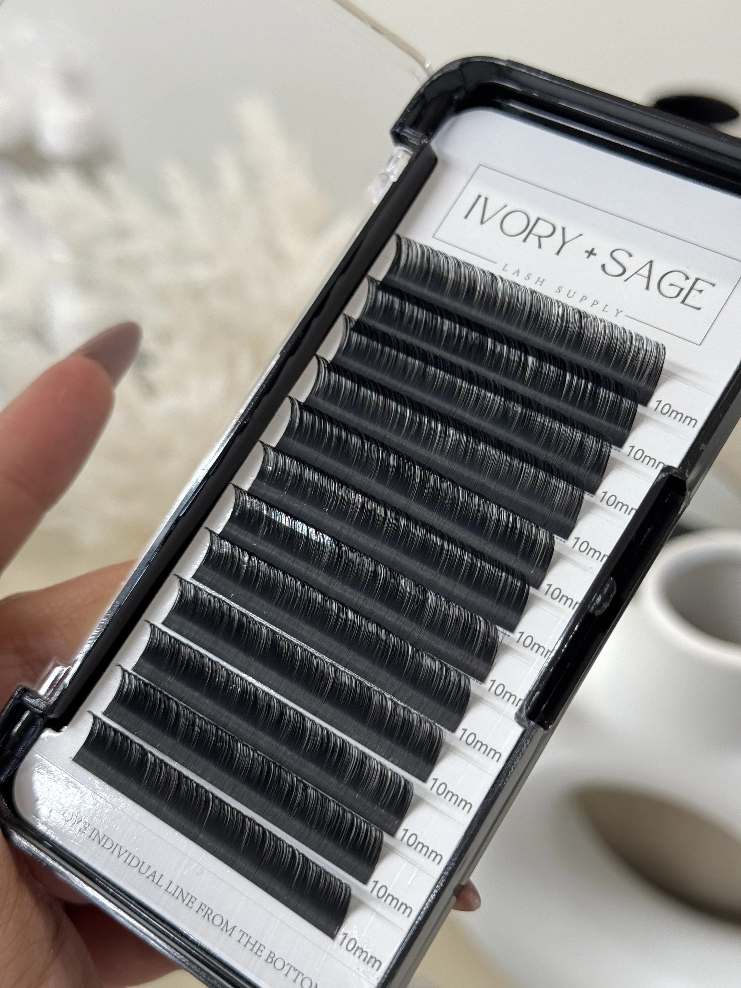 Cashmere .03 Mega Lash Trays