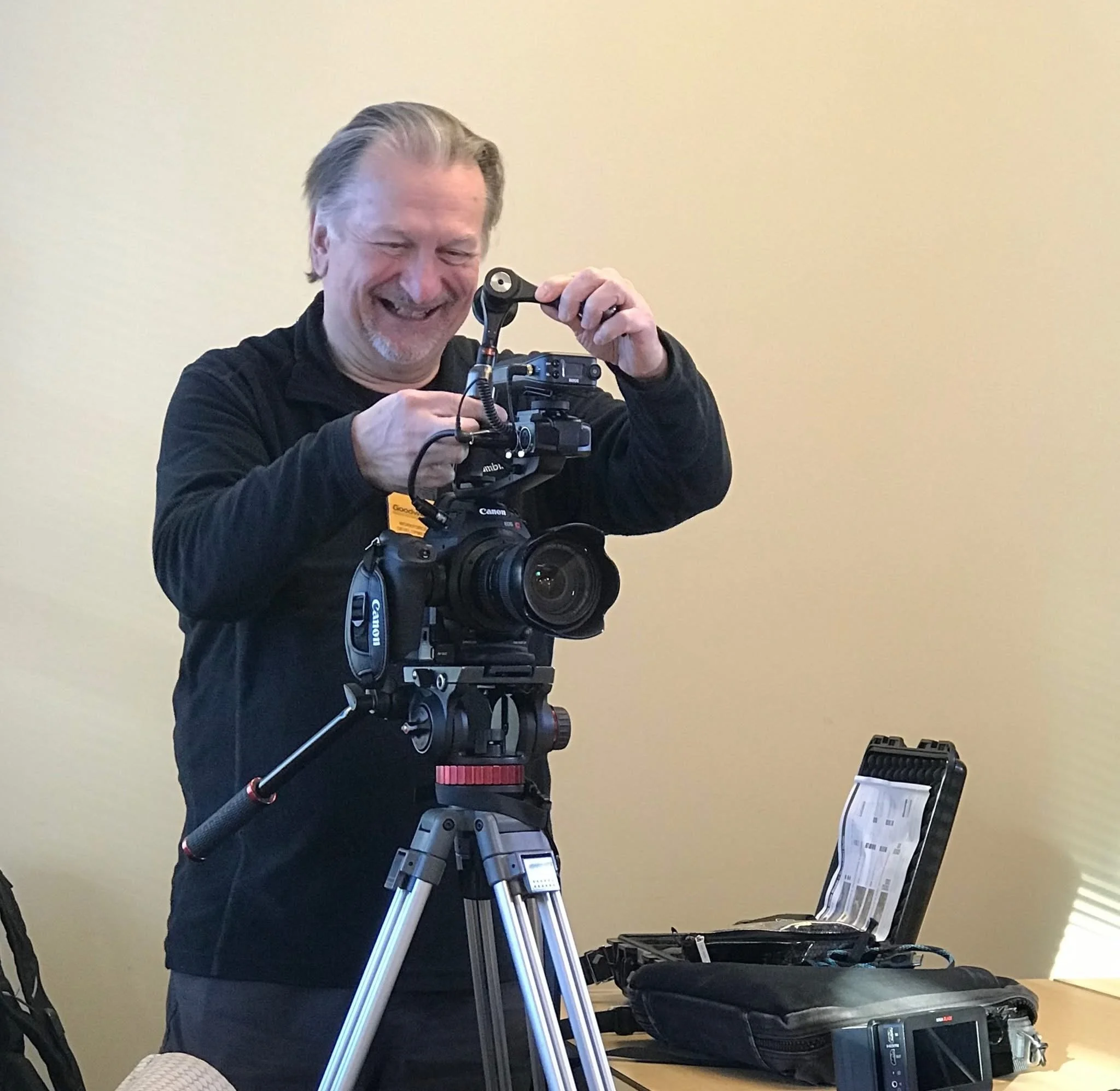 A Love Letter to Local Arts: Bill Lange Celebrates Our Musicians and Artists in his Docuseries