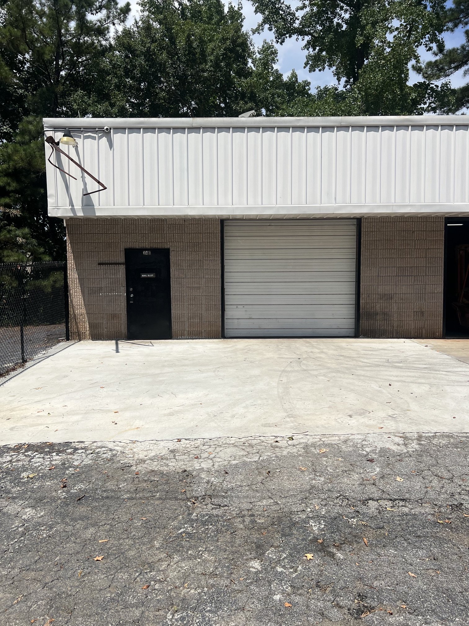 Garage + Fenced Yard - 314-C Glynn St N, Fayetteville GA