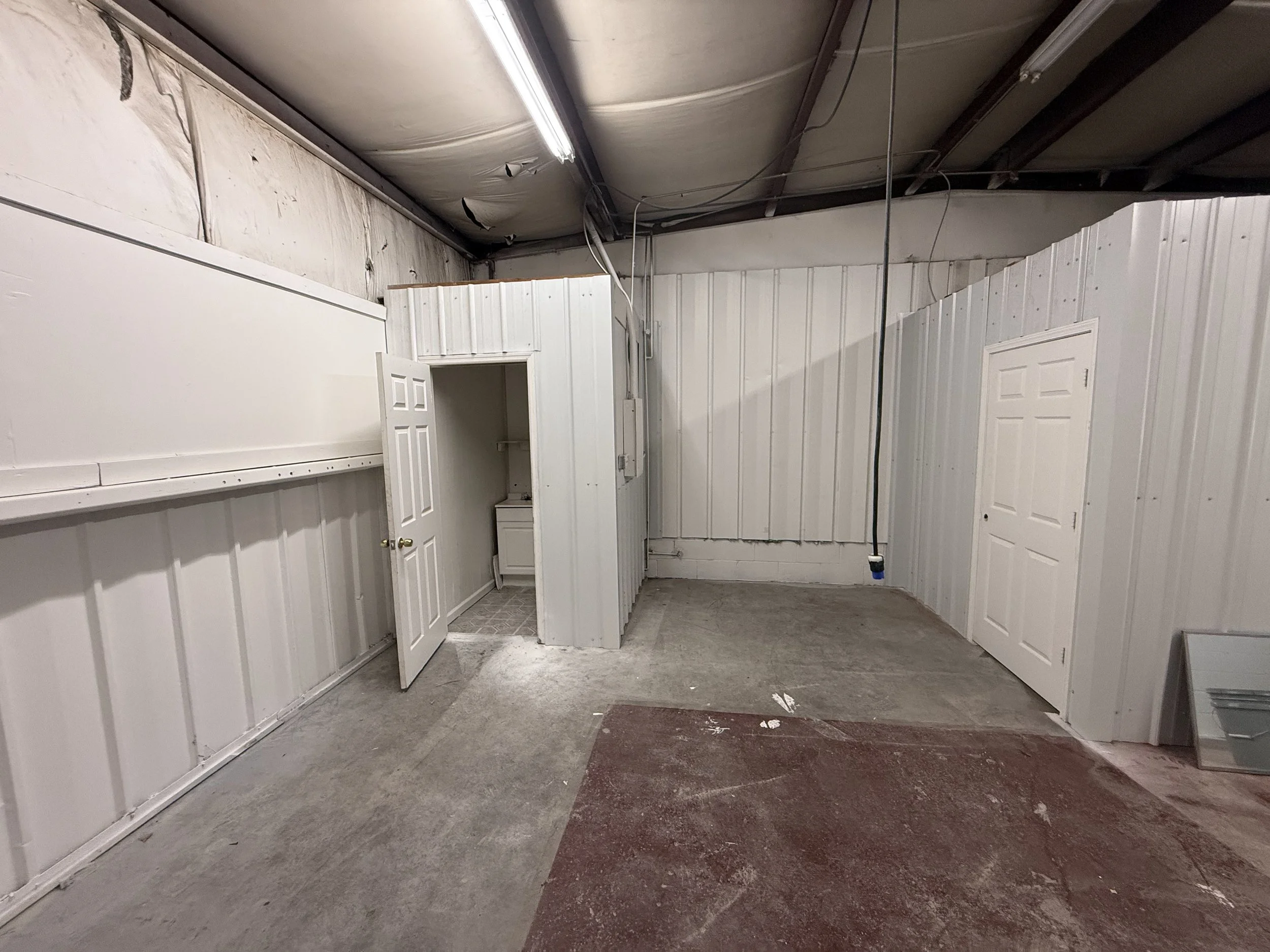312-C restroom - Fayetteville GA.jpg.jpg