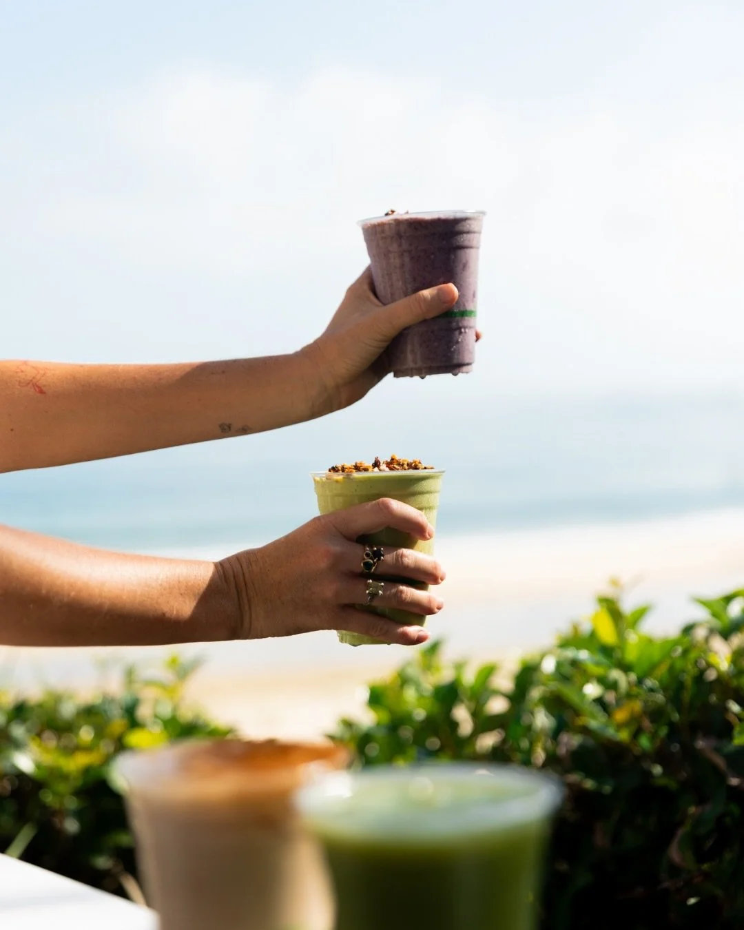 Coffee, fresh juices and something cold for later in the day.
Drinks that suit the beach, whatever time you arrive.