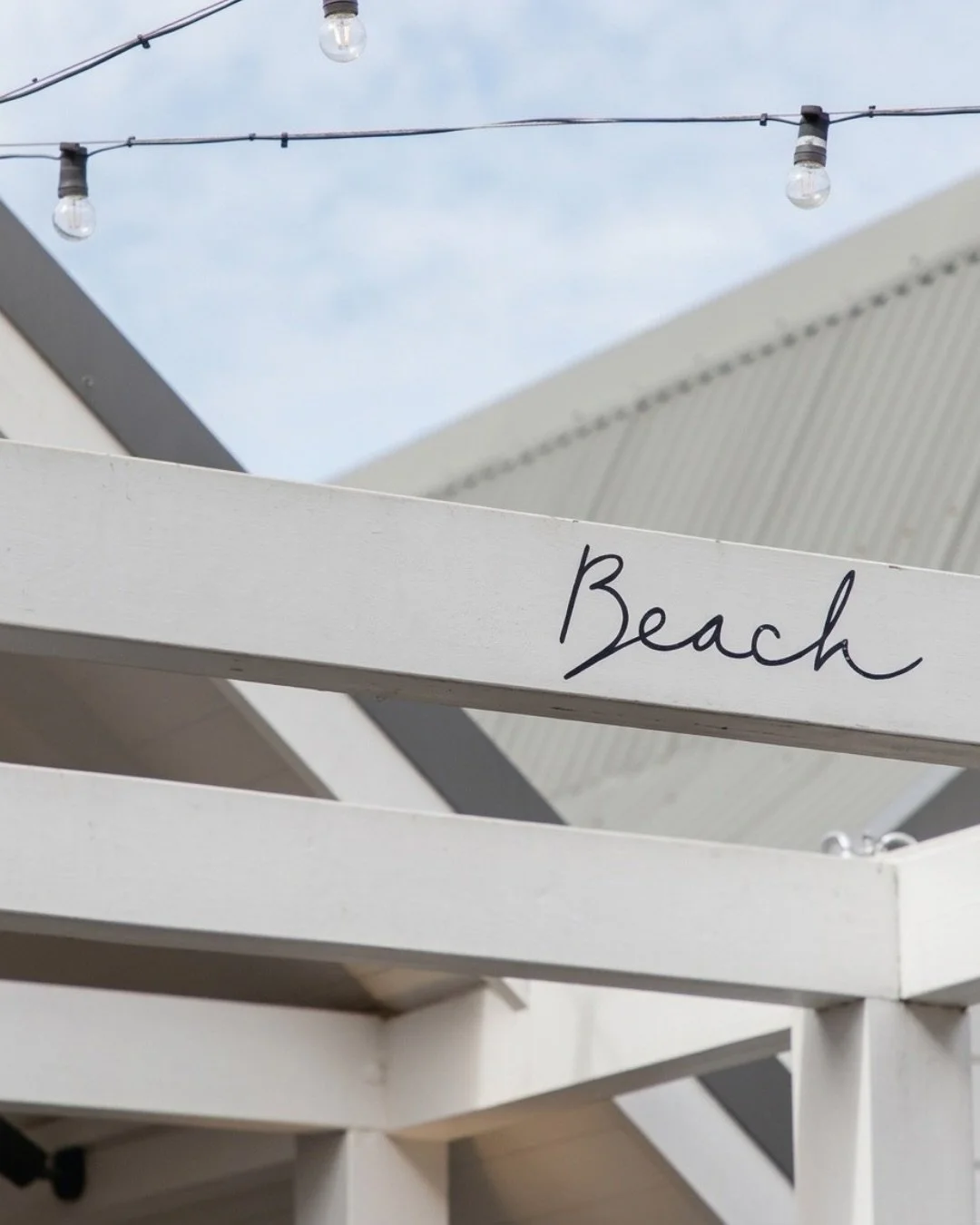 As the season shifts, so does our kitchen, bringing a warmer, more balanced palette to the table.

Our latest additions feature Yellowfin Tuna with longan and green apple, house-made Gnocchi with butternut and goats cheese, and a tropical Mille-Feuil