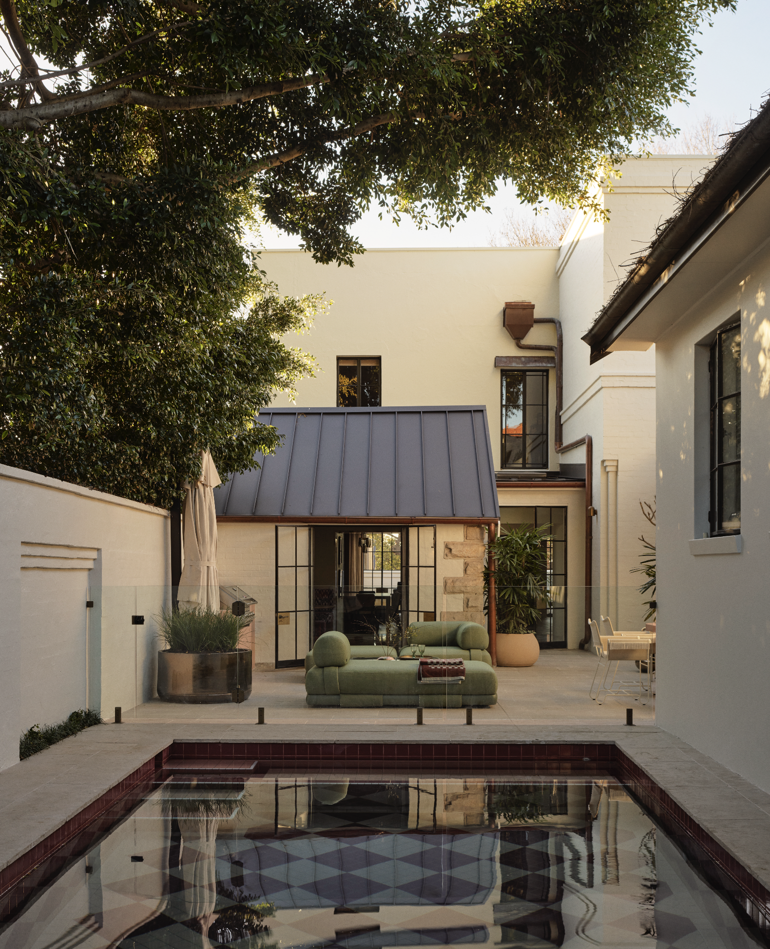 Queen Street, Woollhara