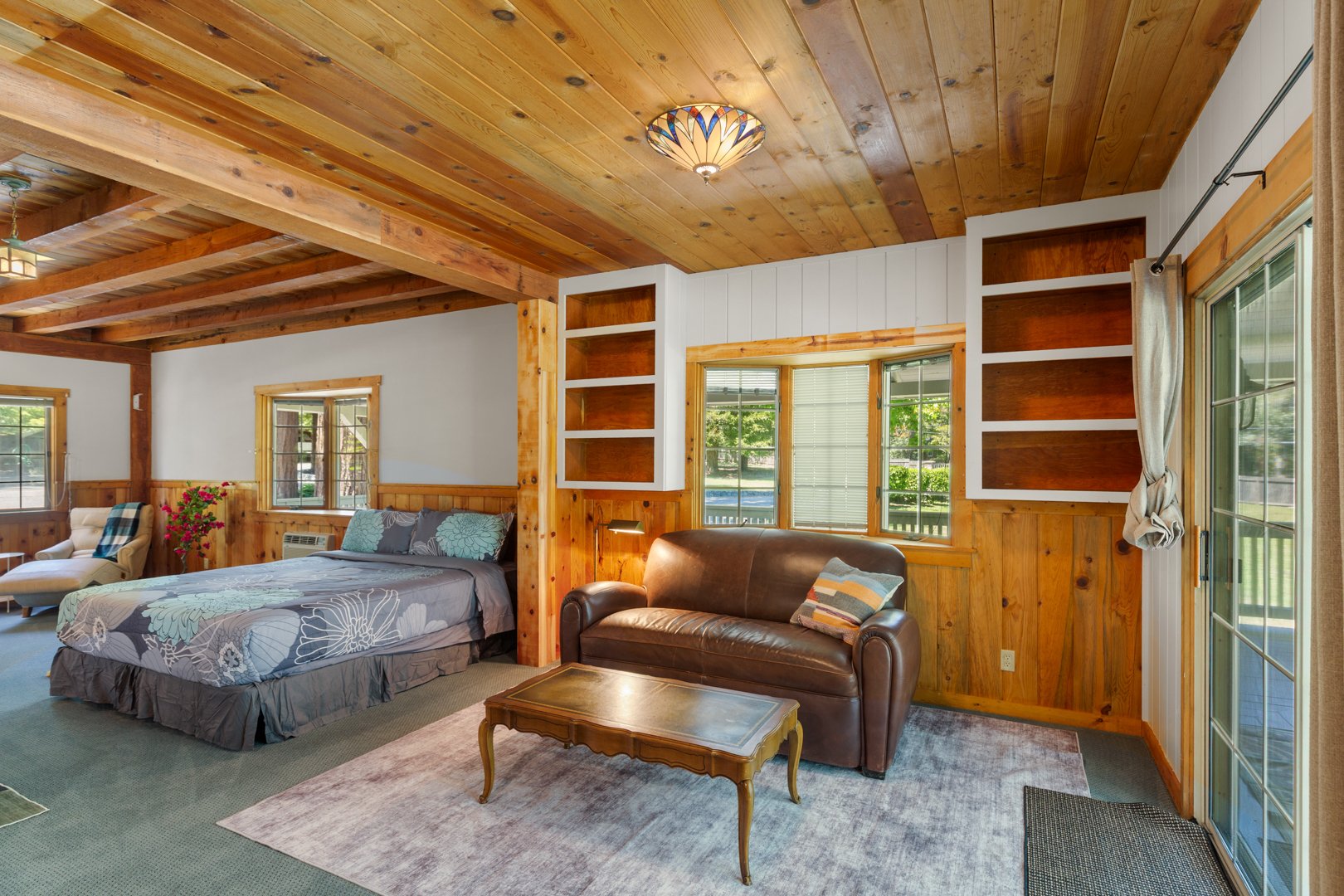 Lodge Redwood Suite3.JPG
