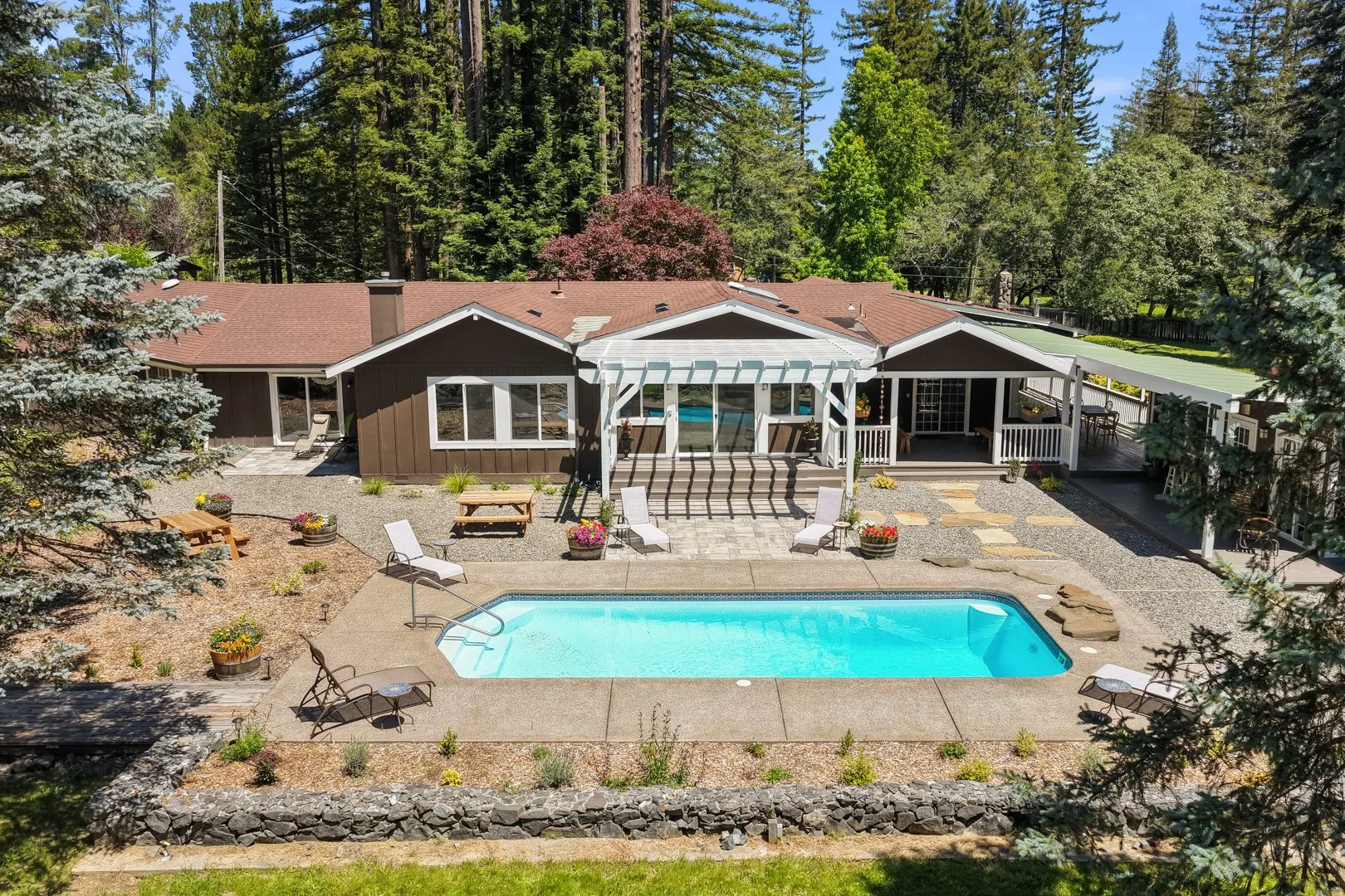 Lodge & pool.JPG