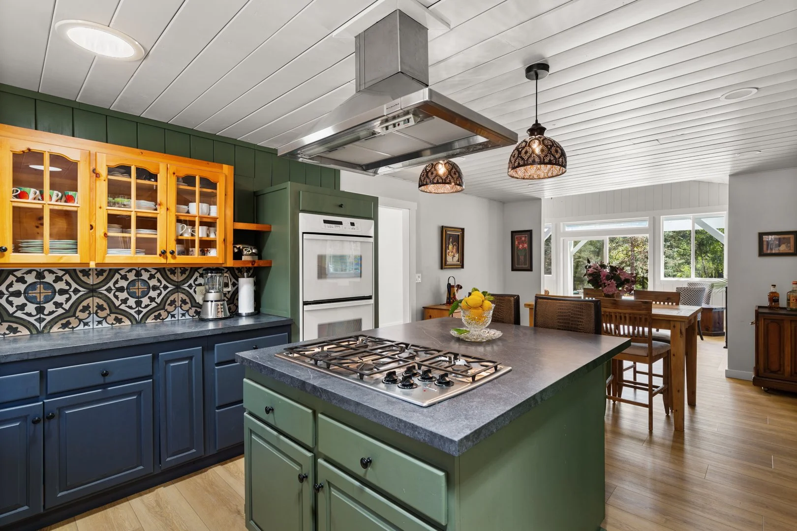 kitchen close 2.jpg