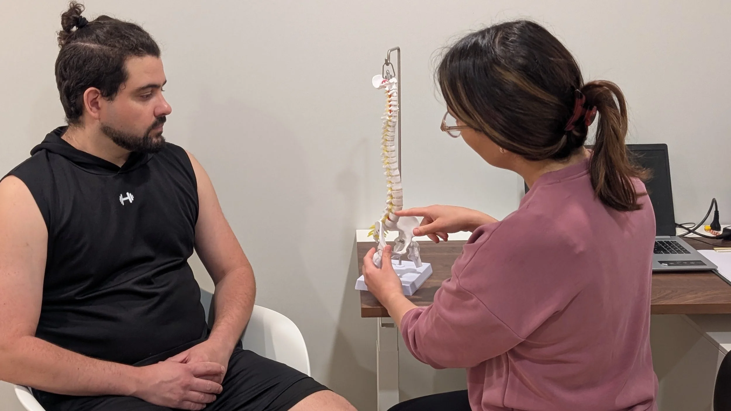 Physiotherapist explains you what is happening in your body