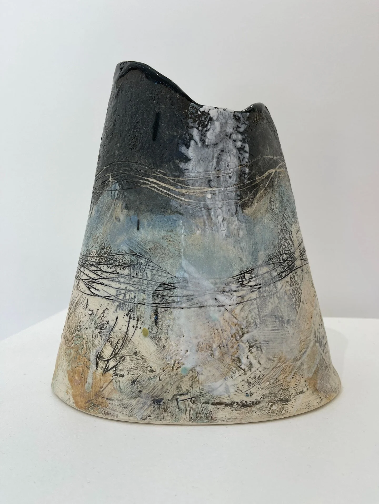 Spotlight on: CERAMICS @suerutherford_ceramics artistic practice centres on exploring surface detail and organic form.
1. Glacial Series, multi layer slips
2. Hāwea Track, hand built stoneware 
3. Hare, hand built stoneware
4. On The Edge, stoneware