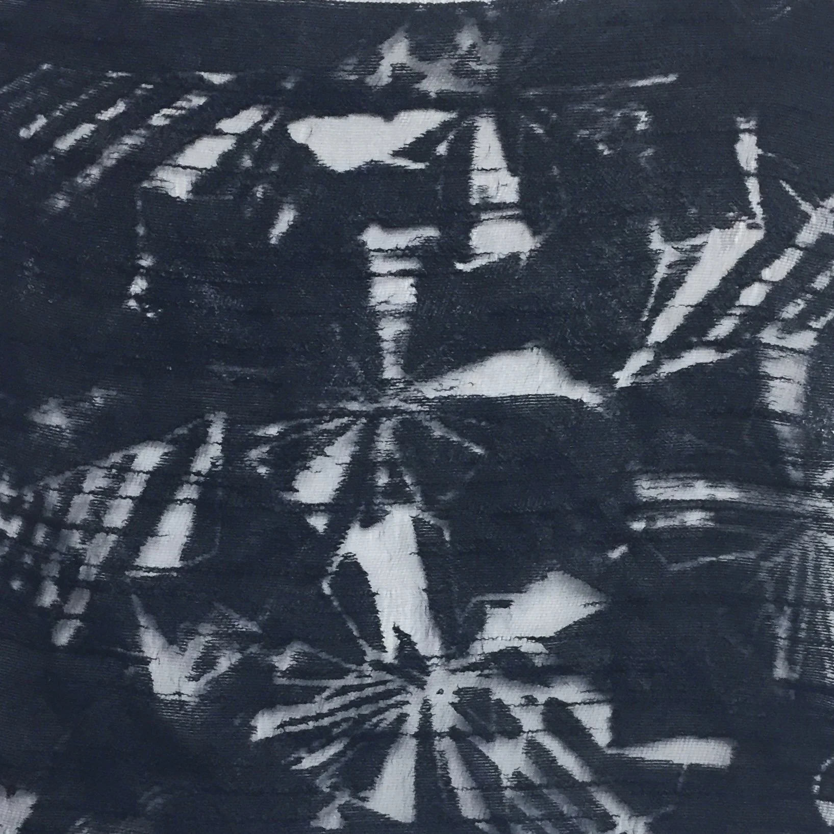LightShadow_001, 25x25 cm, Burn out, 100% Silk