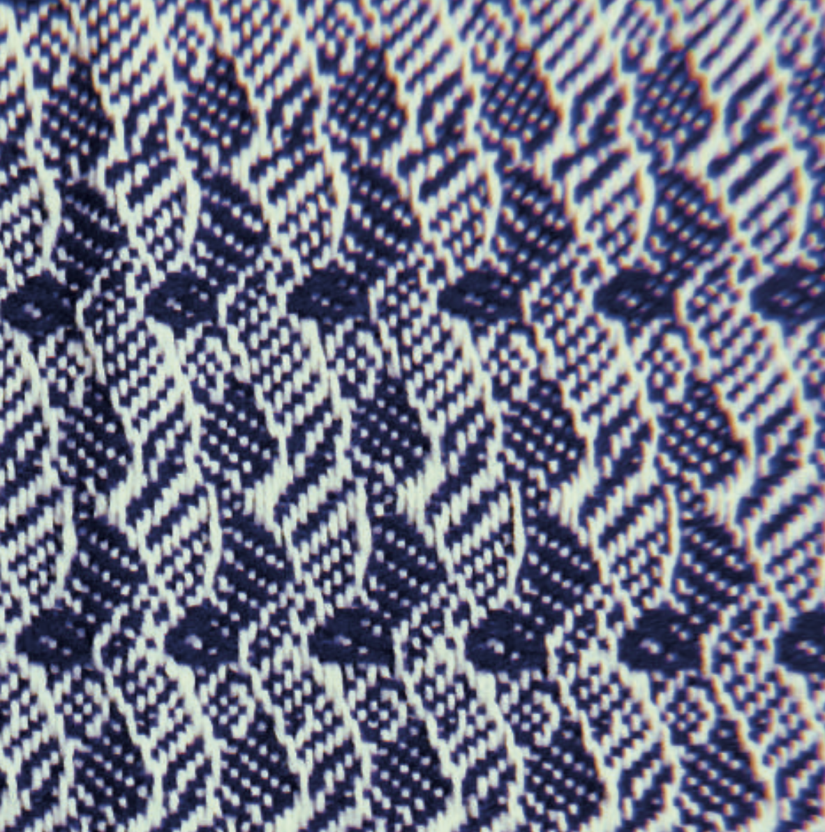 Purple Ecstasy_hand weave
Cotton/polyester blended yarns
170 Tex X 173 Tex
9 X 10 (thread/cm)