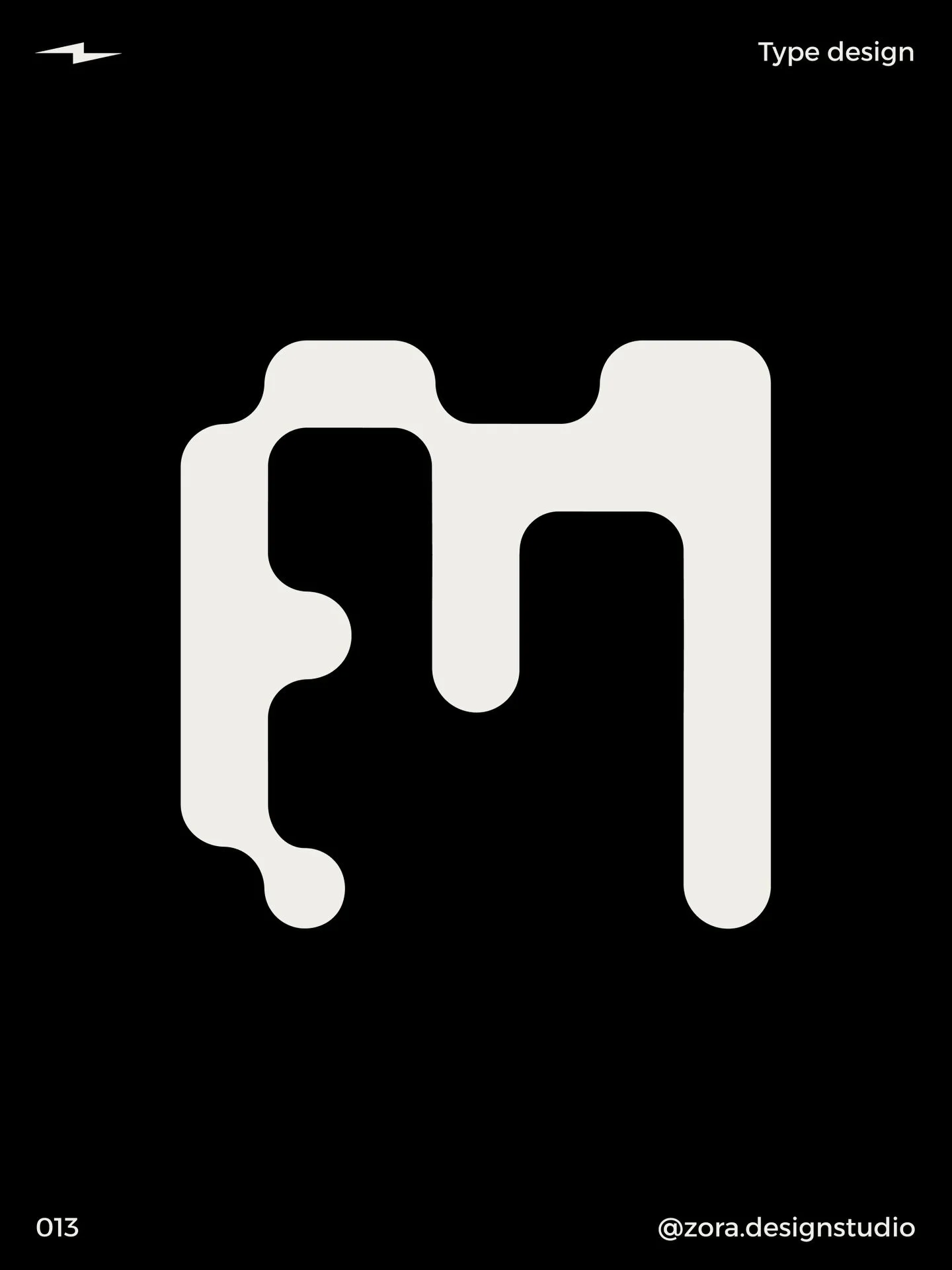 ✨ M wie Milch ✨

Dieses Mal dreht sich alles um Form, Fluss und Material. Milch war meine Inspiration &ndash; weich, viskos und nie ganz kontrollierbar. Genau das soll dieses &bdquo;M&ldquo; zeigen.

Die Rundungen sind bewusst ungleichm&auml;&szlig;i