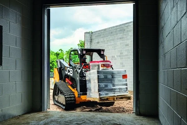 215T-Compact-Track-Loader-2.jpg