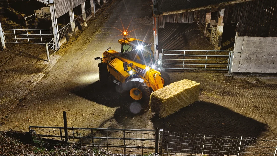 542-70-telescopic-handler-stage-v-series-iii-agrixtra-dualtech.webp