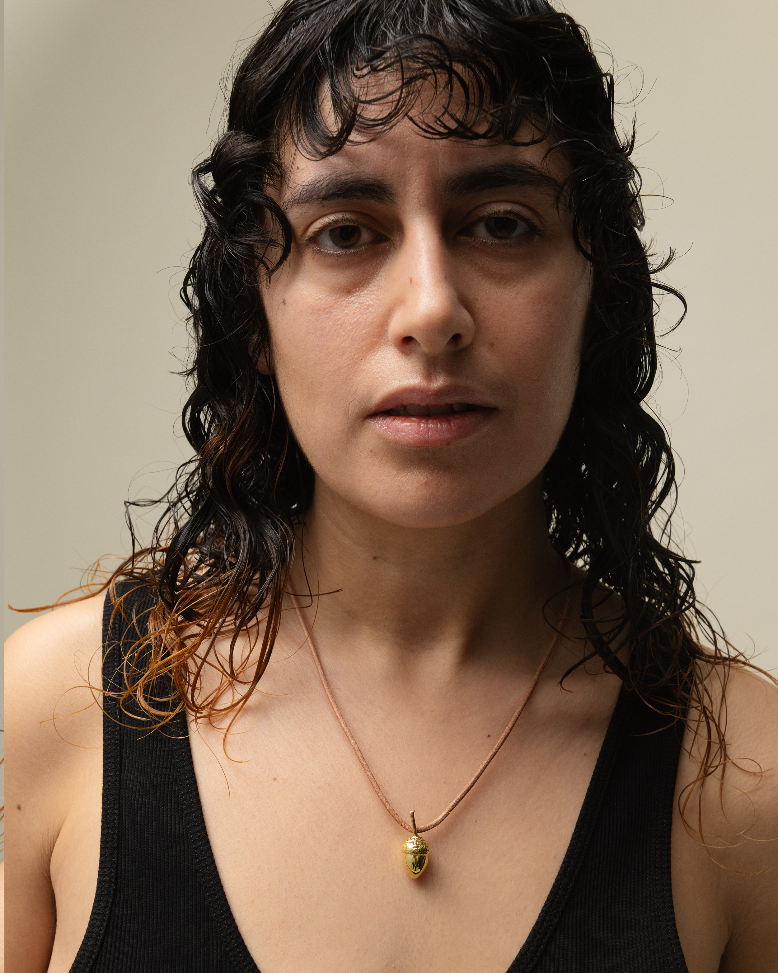 acorn-pendant-gold-005 (1).png