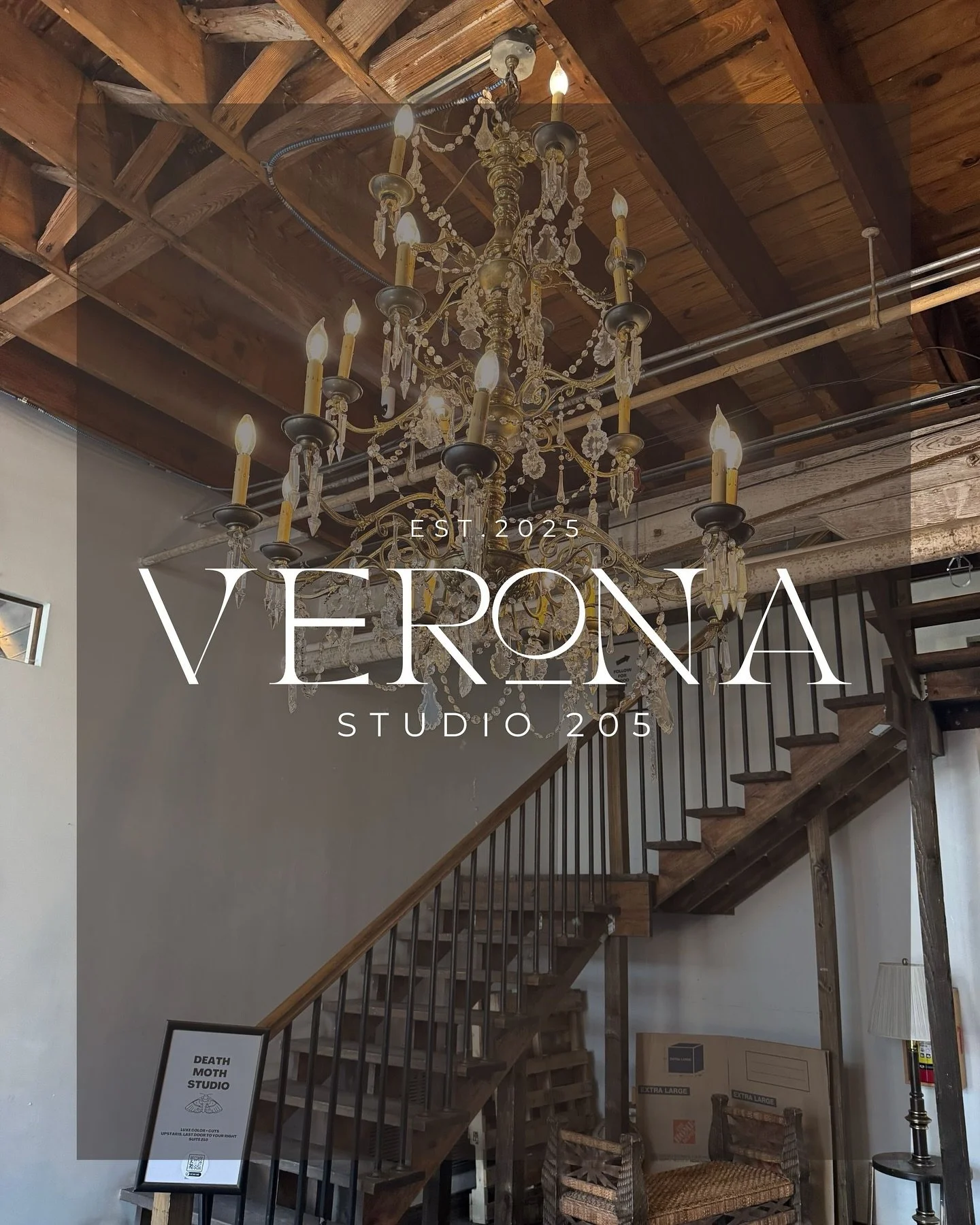 Exciting news, San Antonio creatives! We’re thrilled to announce the upcoming grand opening of Verona Studio 205 – a vintage and elegant space nestled in the heart of the city. This meticulously restored studio blends old-world charm with