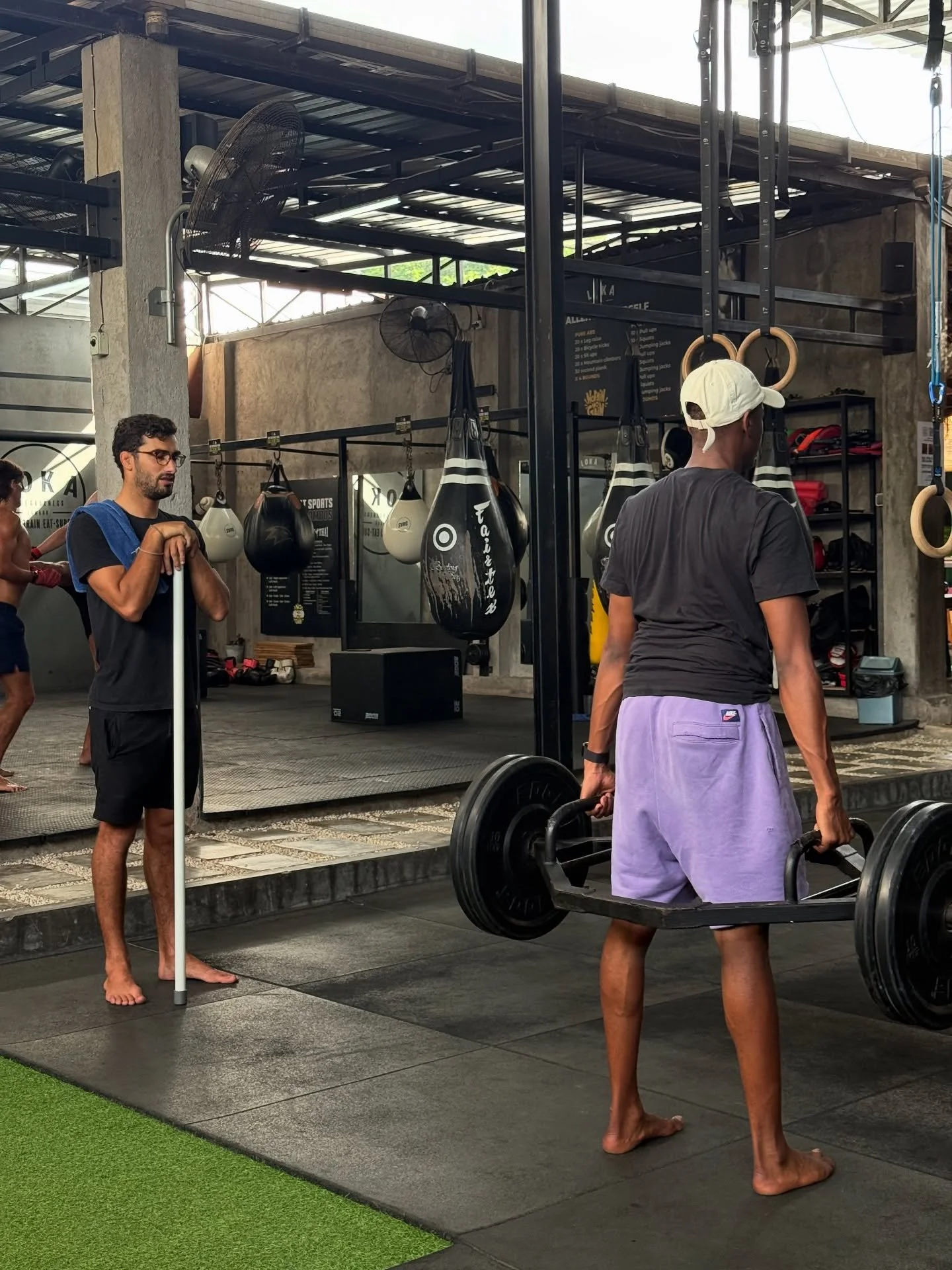 Consistency starts here. Did you know our coaches offer 1-on-1 training? Sessions designed specifically to help reach your goals. 
For more information, view our highlight "TEAM" 🩶