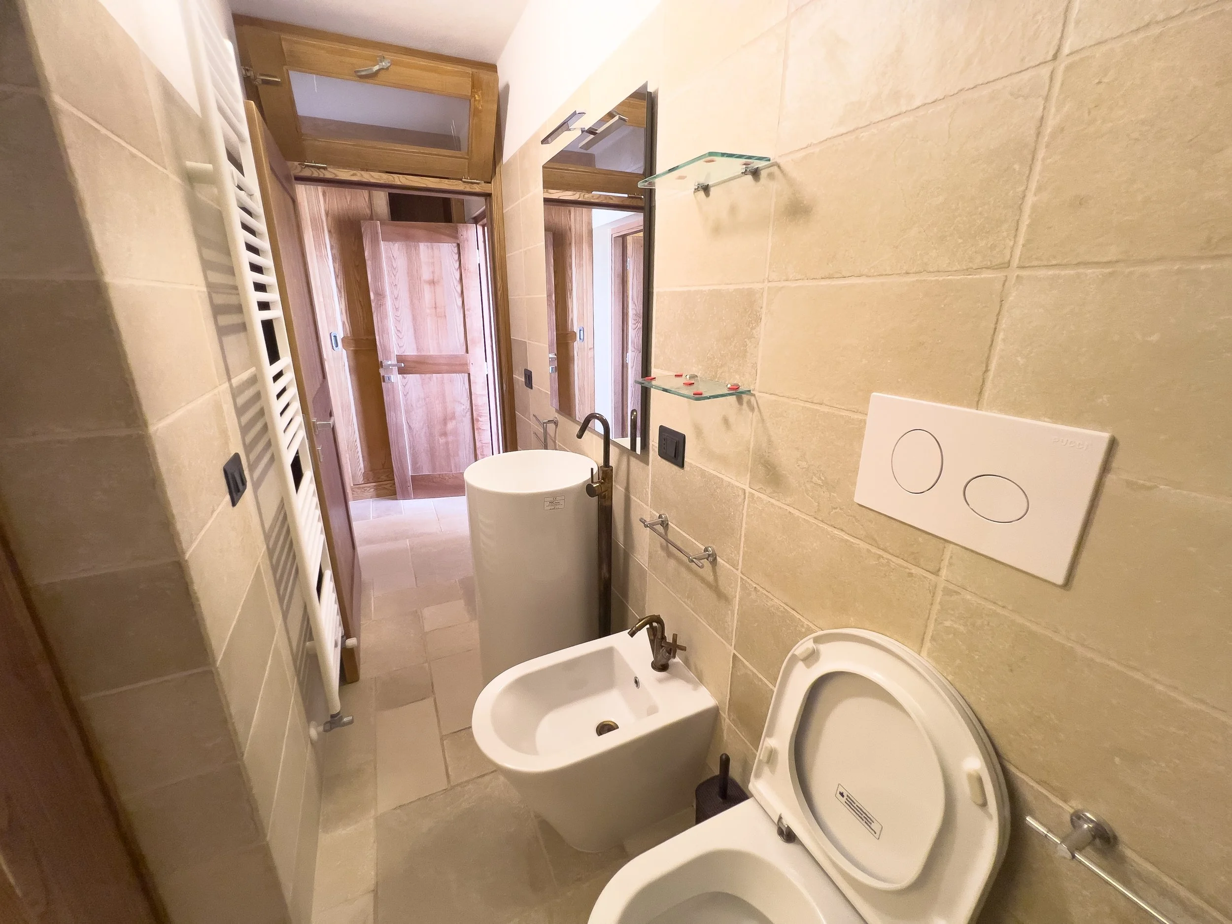 Apparentment 2 - Toliet 01.jpg