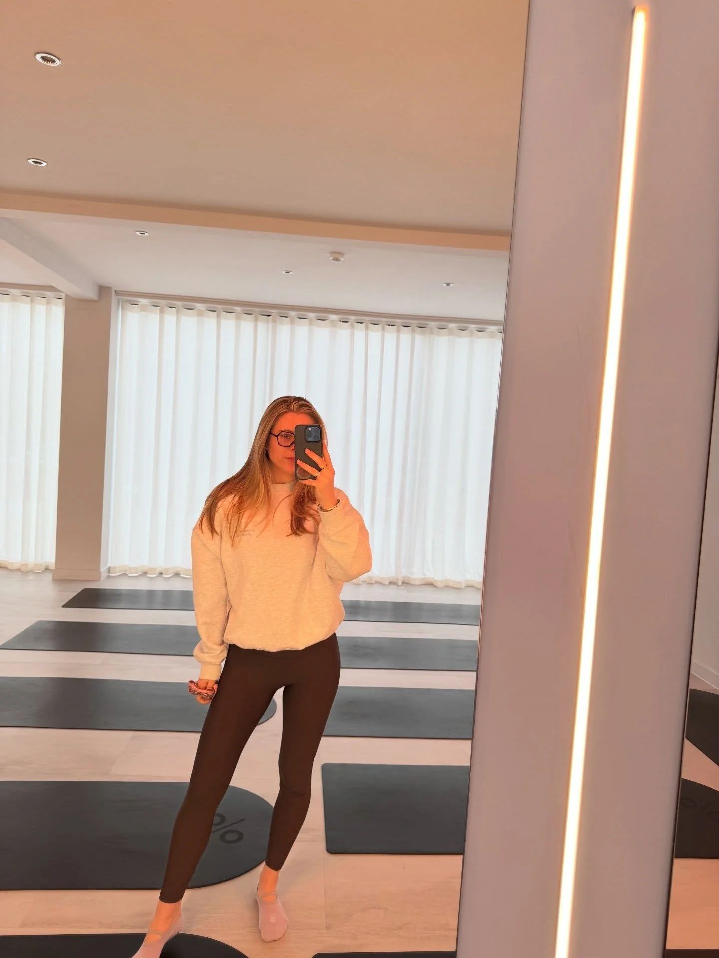 Soaking in the (little) sunshine, Matcha walks &amp; girlhood, filling my heart to the fullest 💗🪩⭐️

#pilates #girlhood #matcha #pilatesinstructor