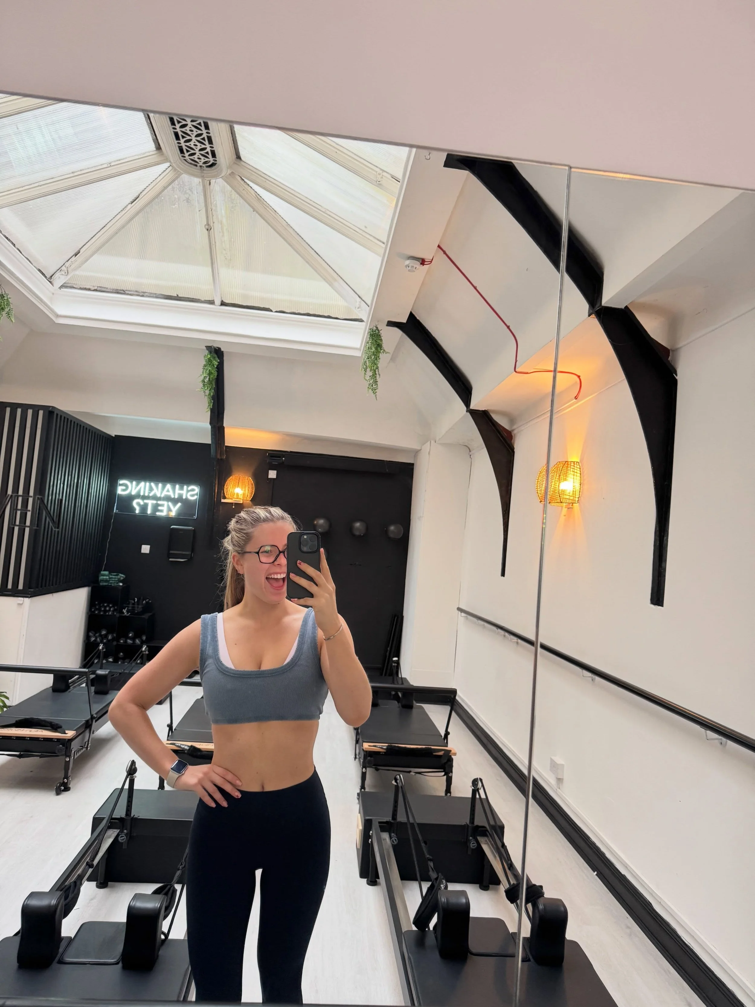 Pilates OOTD 💛🪩

#pilates #ootd #pilatesoutfit #pilatesinstructor
