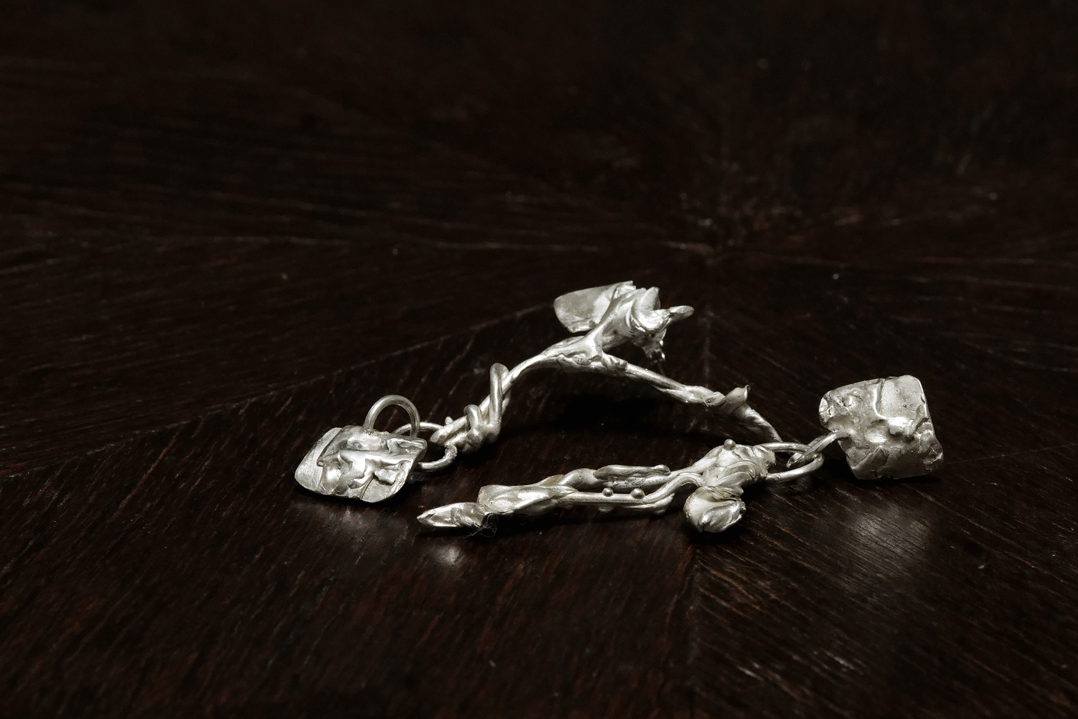 Branching earrings
[NEW DROP] 