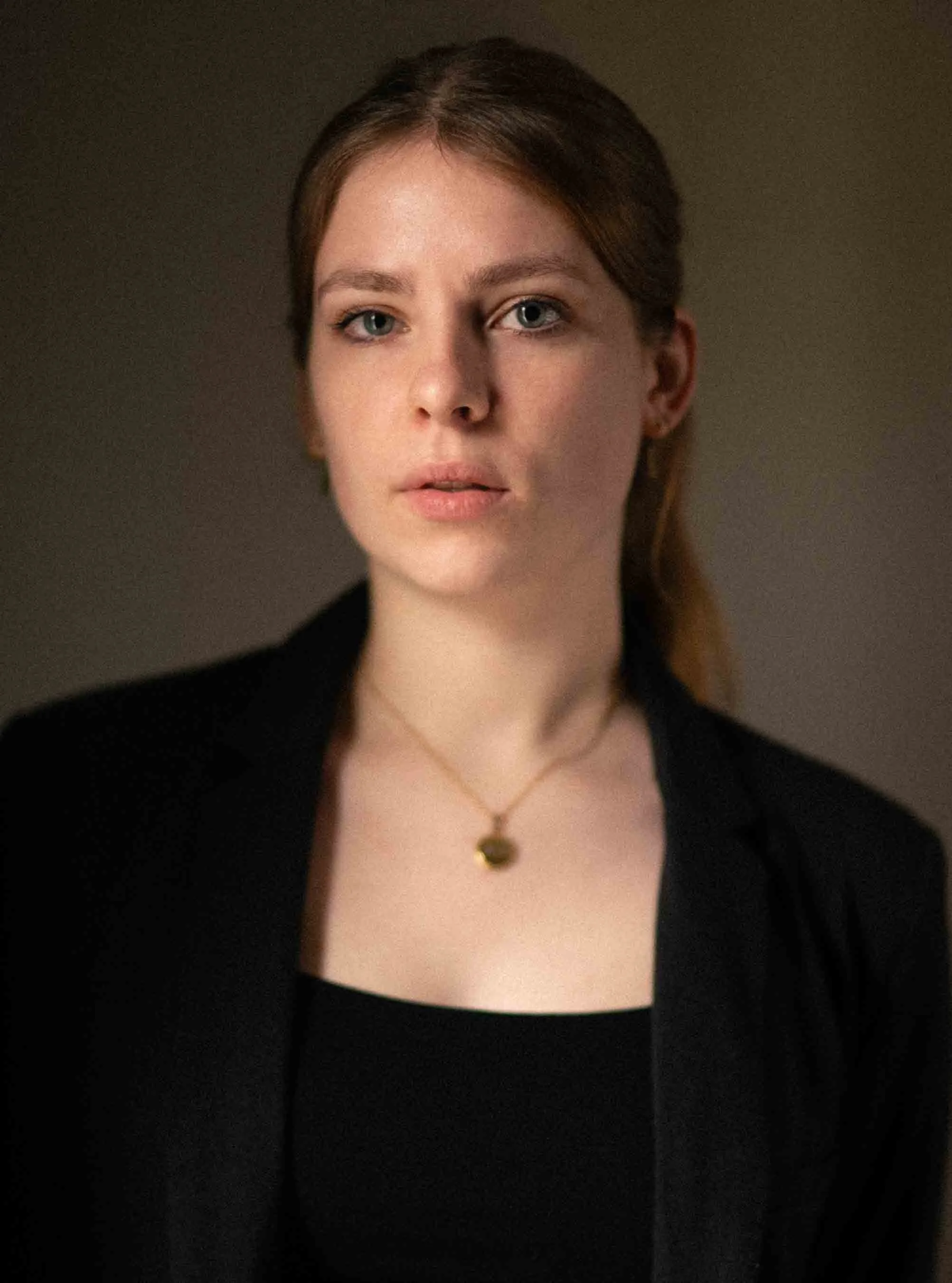 Headshot in de studio in Rotterdam-2.jpg